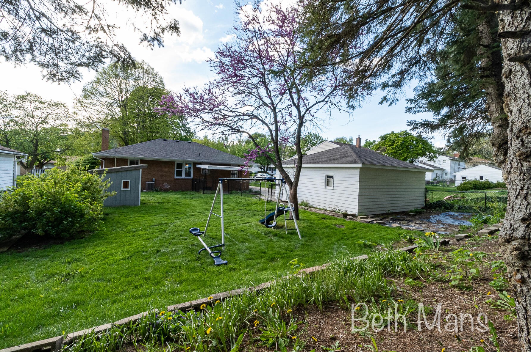 1814 Emerald Ave, Grand Rapids MI  49505-4823 exterior