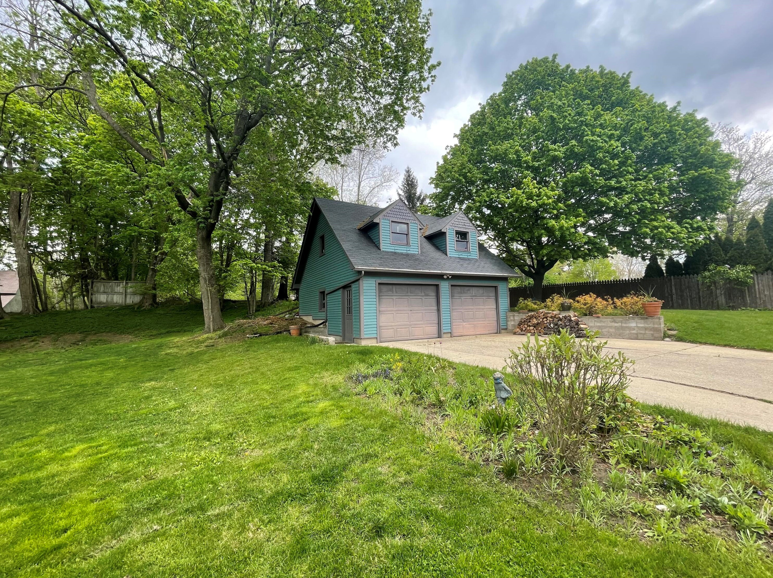 506 Prospect St, Marshall MI  49068-1248 exterior