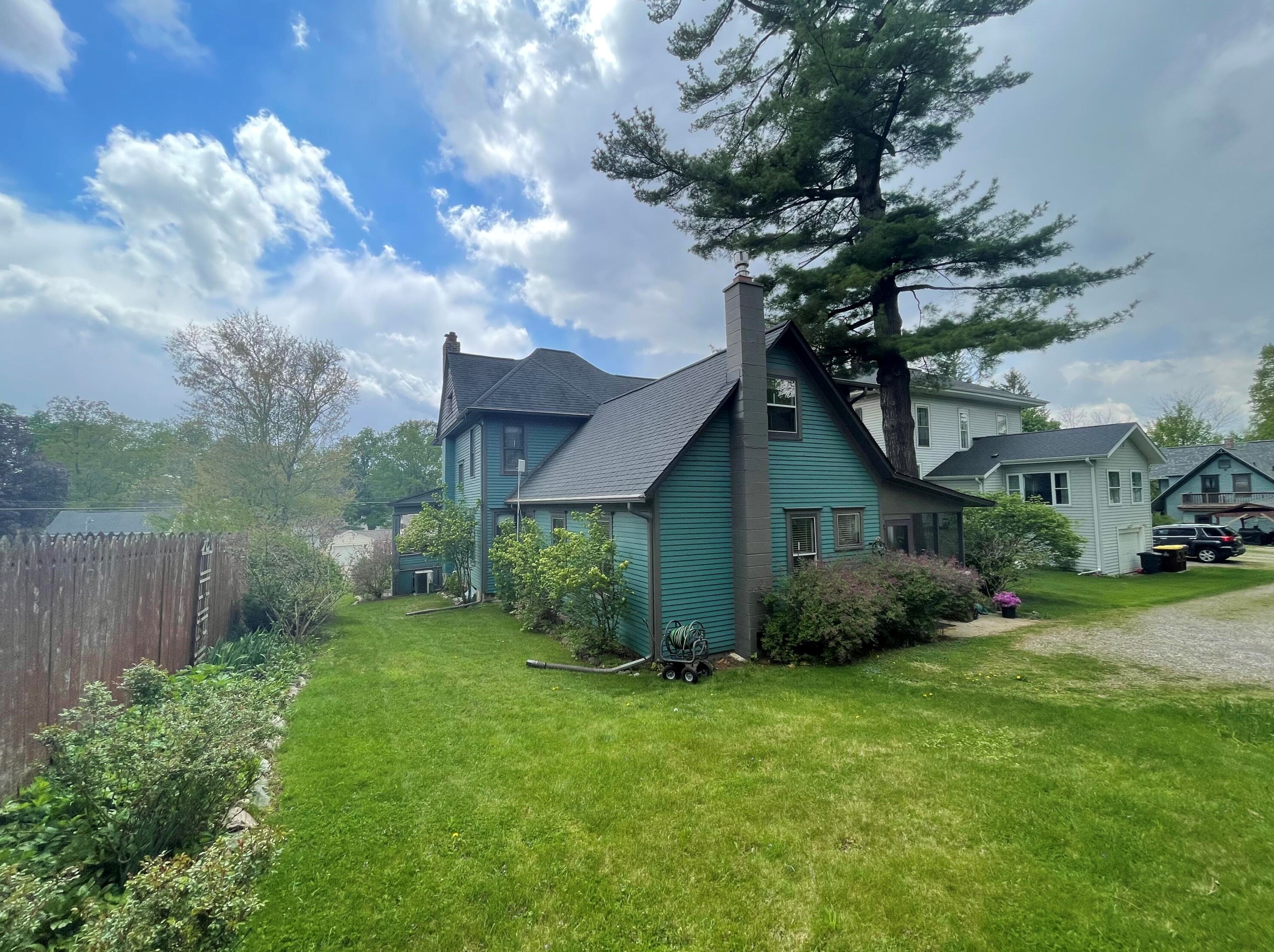 506 Prospect St, Marshall MI  49068-1248 exterior