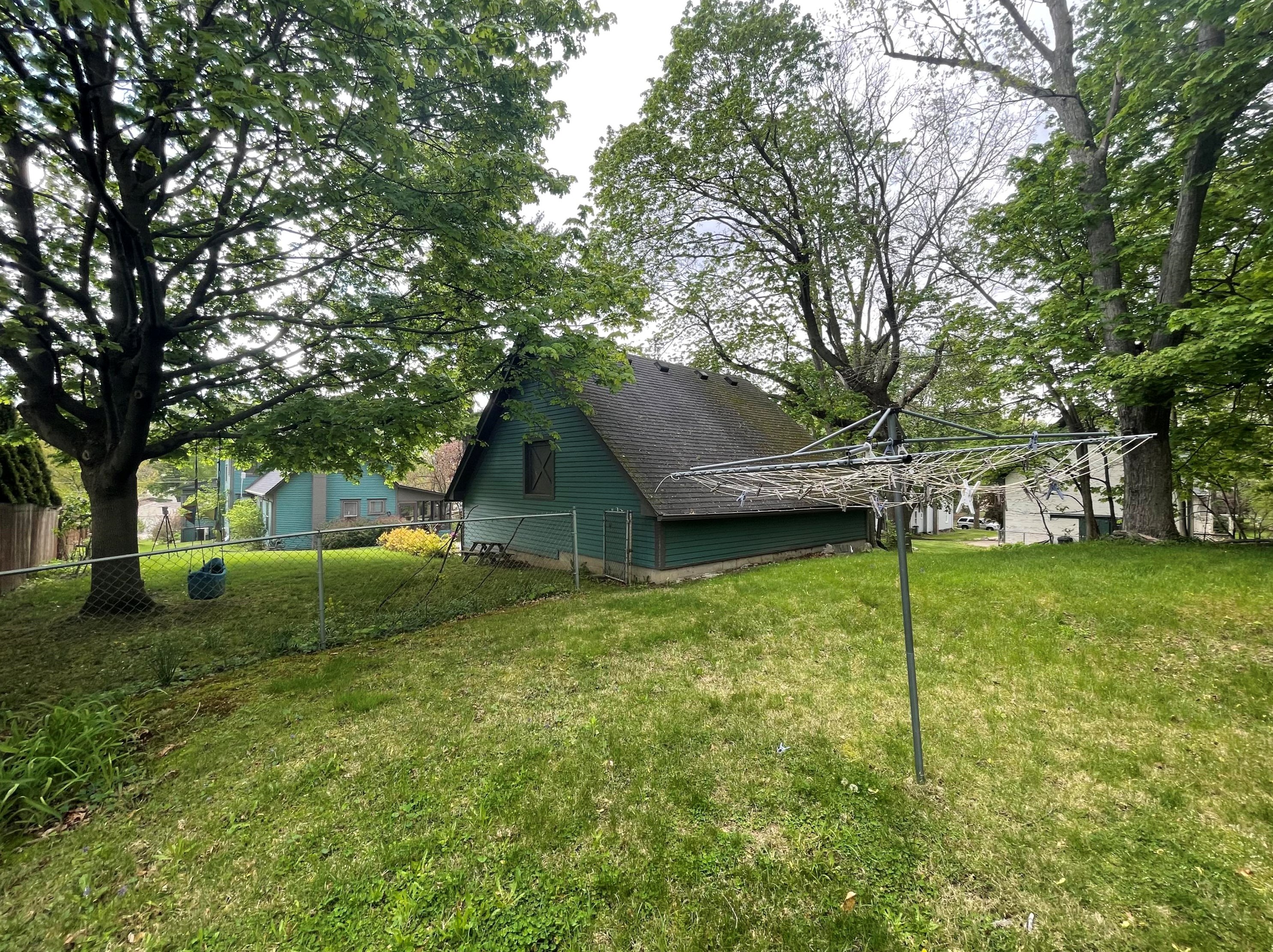 506 Prospect St, Marshall MI  49068-1248 exterior