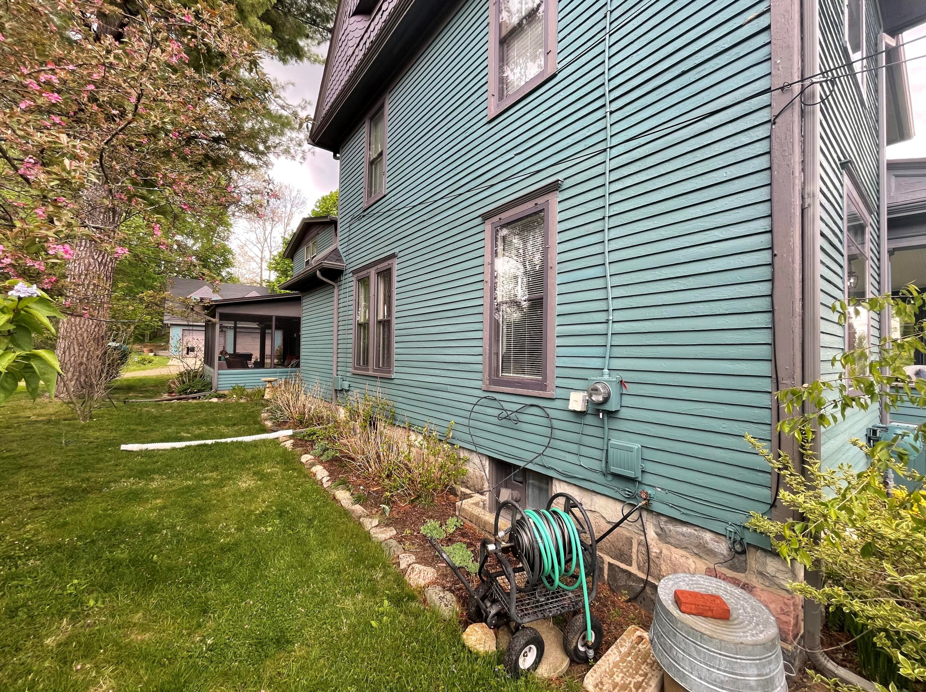 506 Prospect St, Marshall MI  49068-1248 exterior