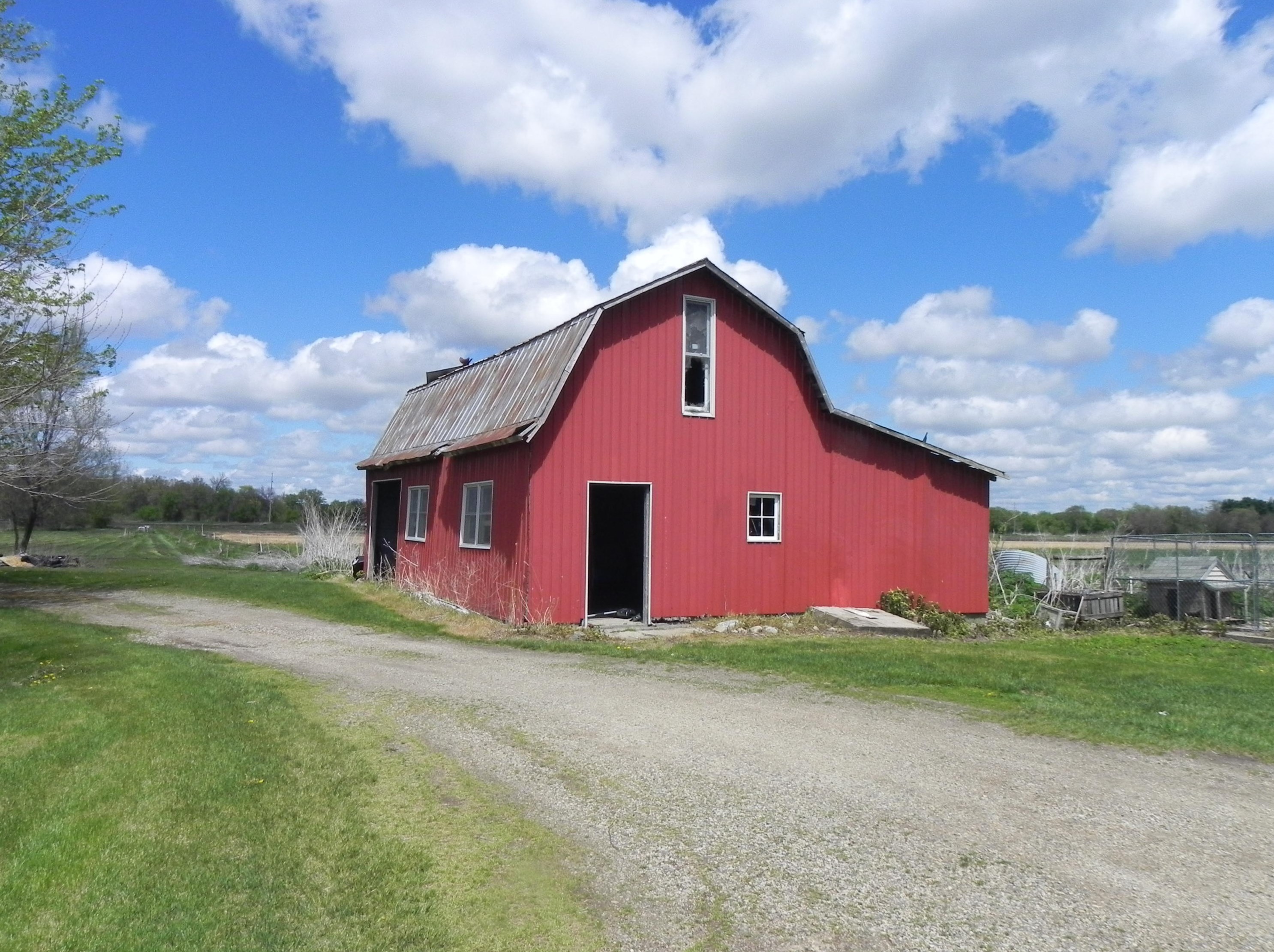 89137 Old Swamp Rd, Decatur, MI 49045