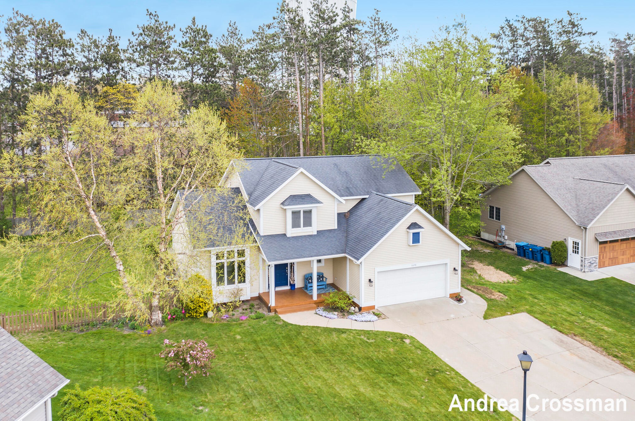 16698 Northwood Trl, Spring Lake, MI 49456-2719