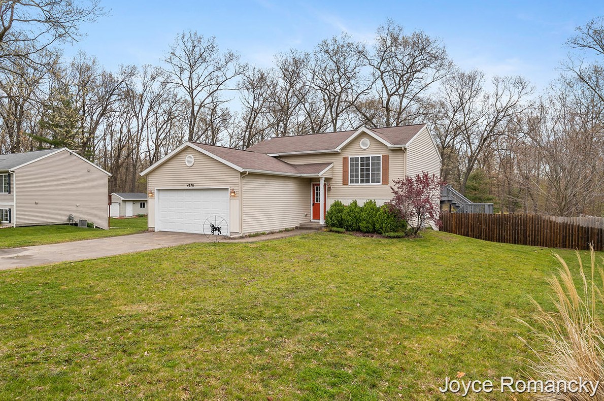 4778 Blue Heron Dr, Pierson, MI 49339