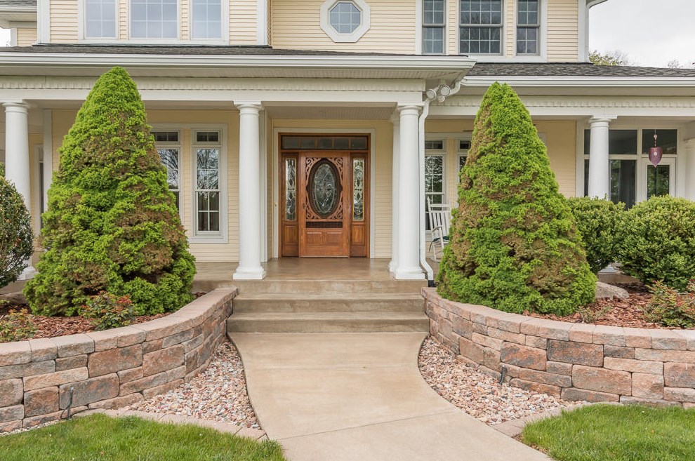 16166 Rustic Ln, Vicksburg MI 49097-9477 exterior
