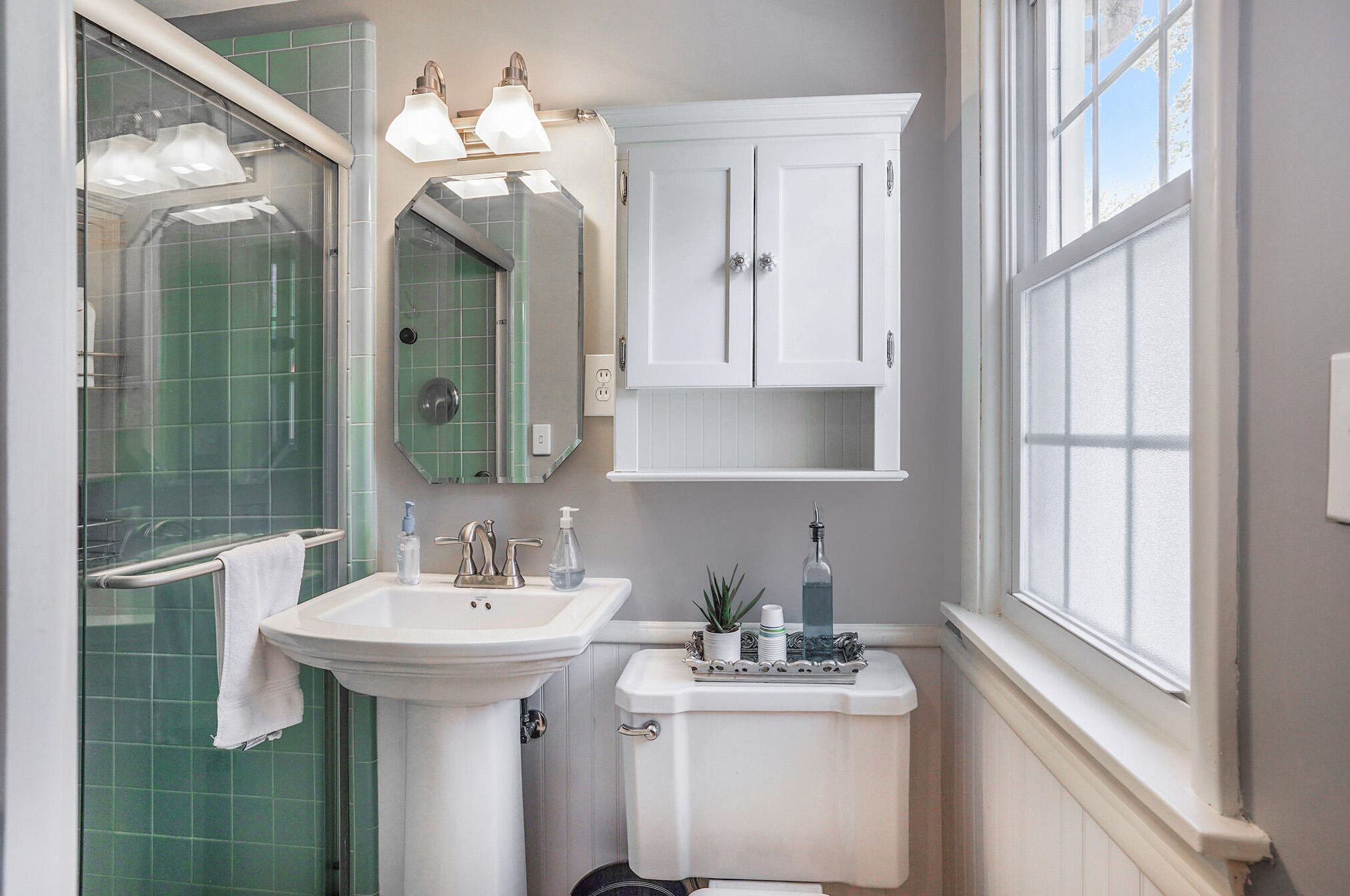 64 Wallinwood Ave, Grand Rapids MI  49503-3720 exterior