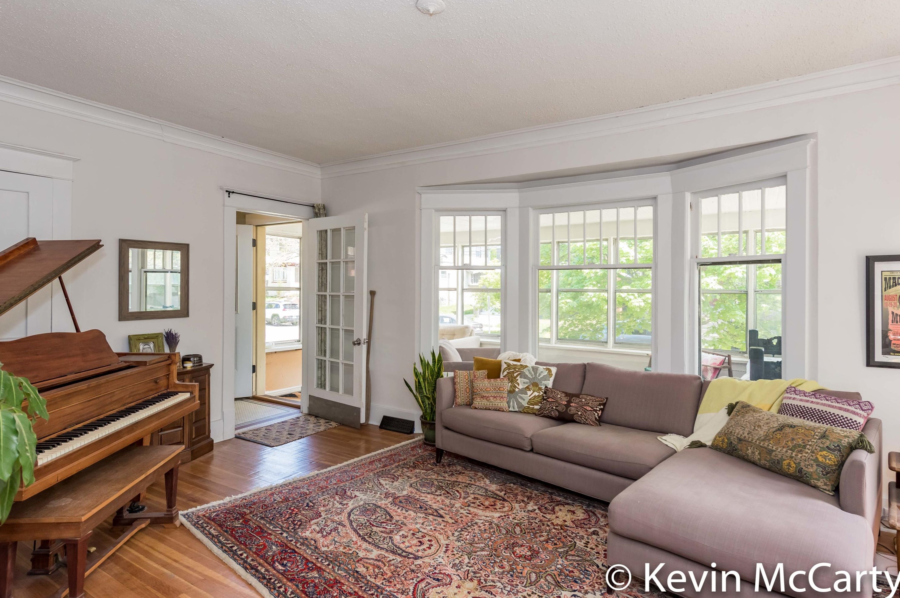 625 Giddings Ave, Grand Rapids MI 49506-3202 exterior