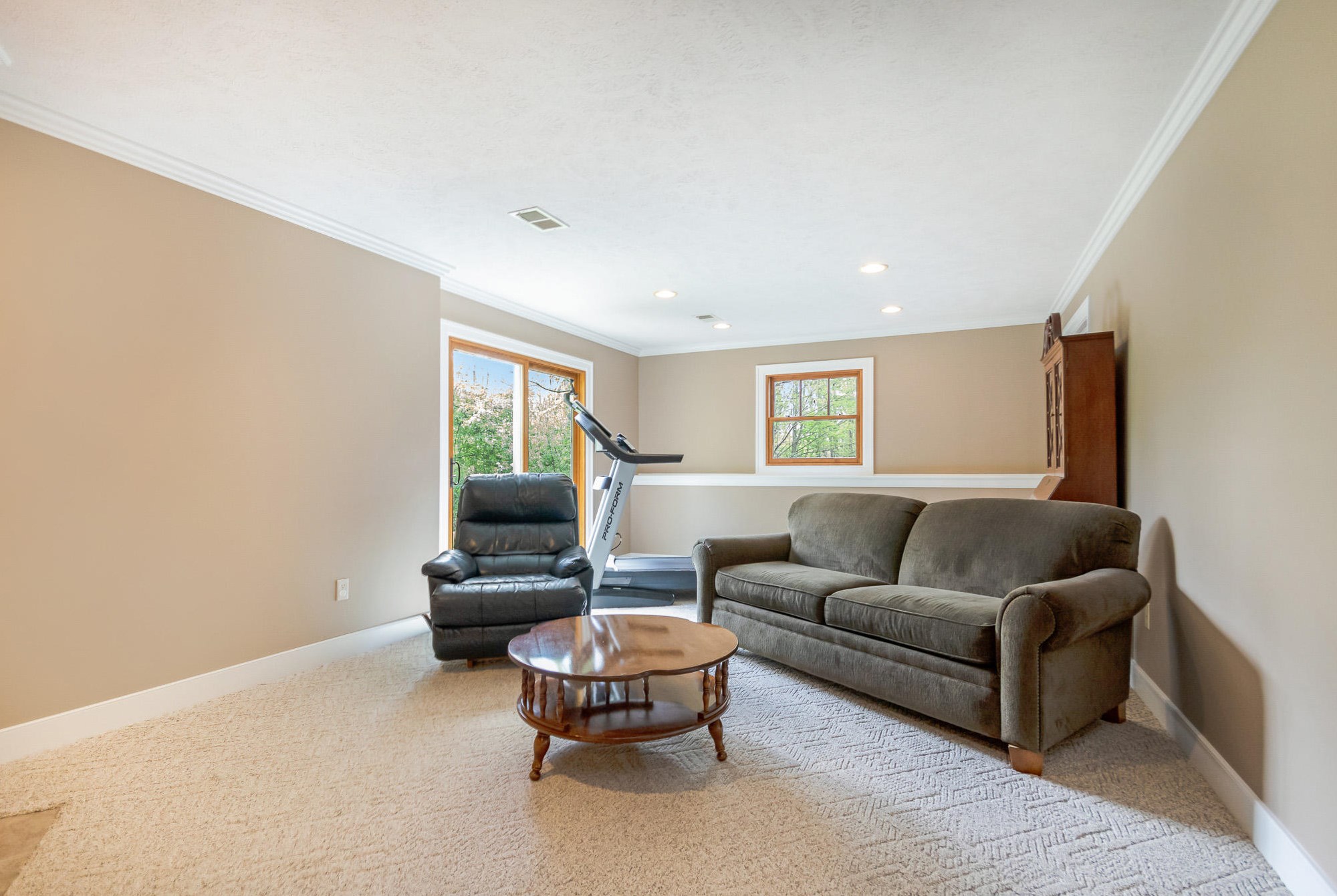 1422 Leffingwell Ave, Grand Rapids MI  49525-4526 exterior