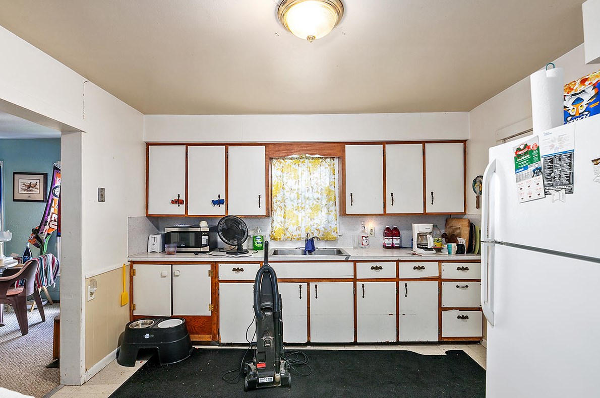 433 Curtis St, Grand Rapids MI  49505-5144 exterior