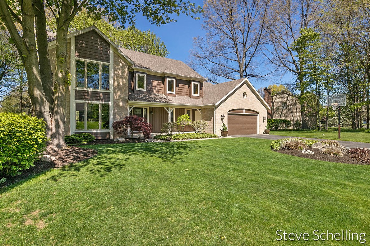 3209 Buckhaven Dr, Ada, MI 49301-9375