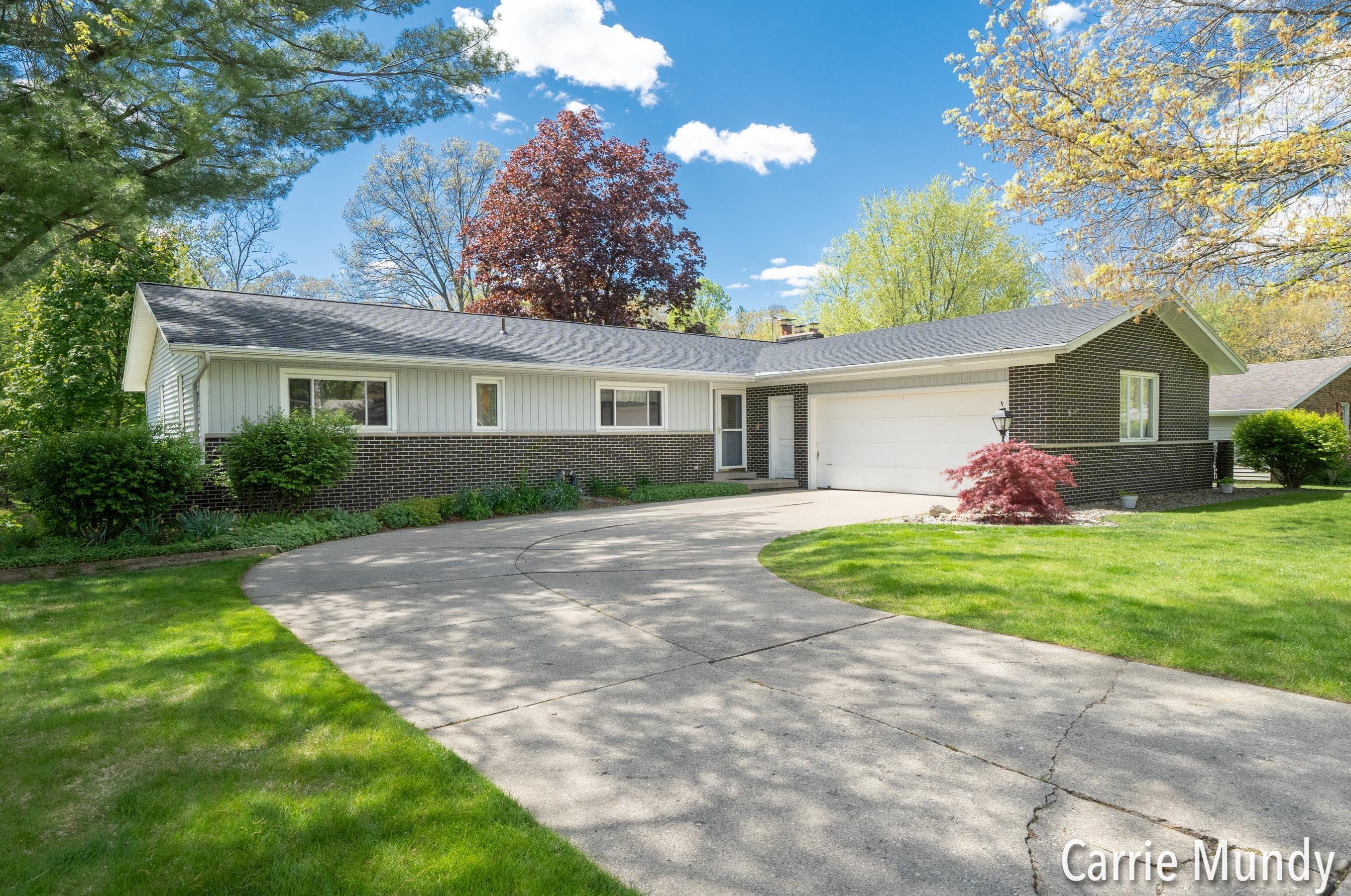 4901 Kimball Ave, Grand Rapids MI  49508-4829 exterior