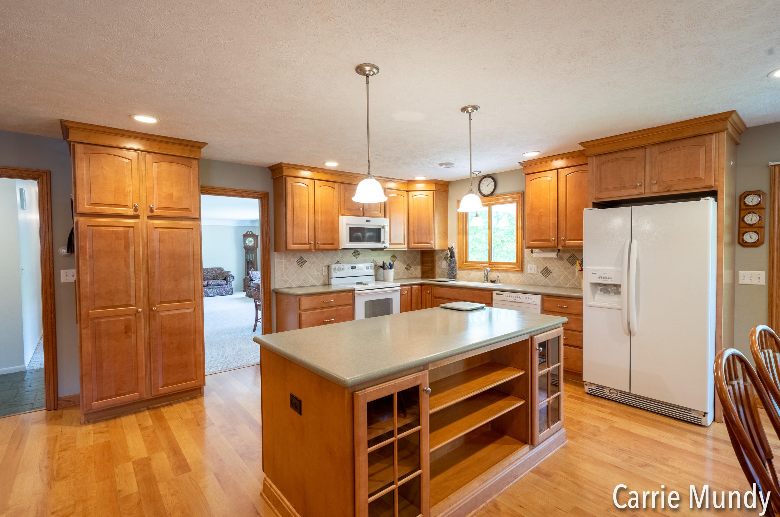 4901 Kimball Ave, Grand Rapids MI  49508-4829 exterior