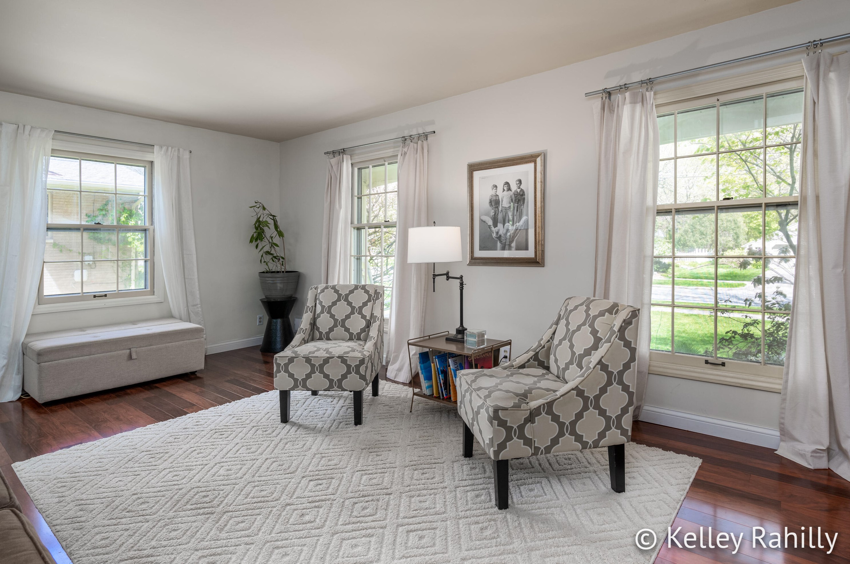 2149 Shiawassee Dr, Grand Rapids MI  49506-5338 exterior