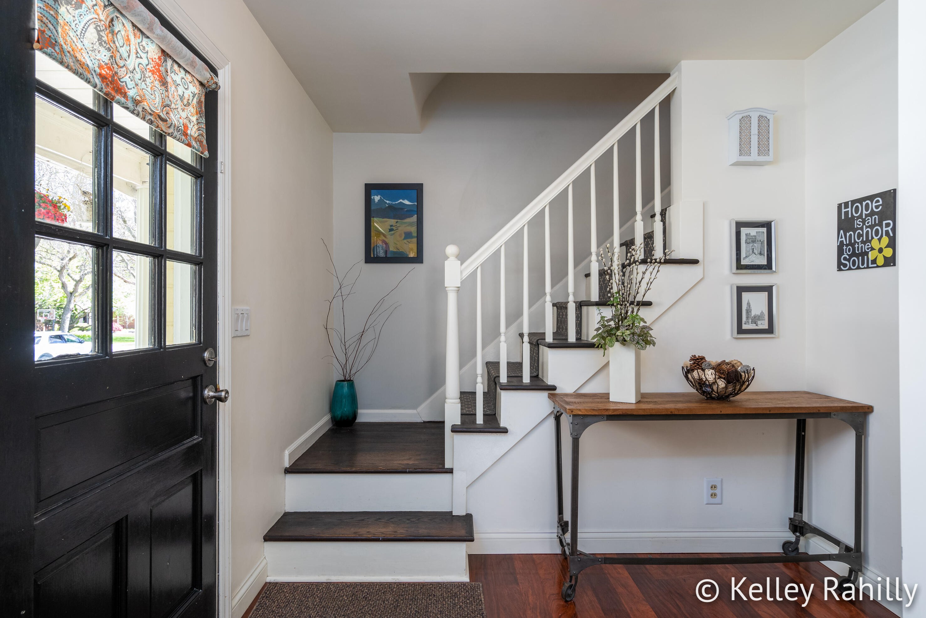 2149 Shiawassee Dr, Grand Rapids MI  49506-5338 exterior