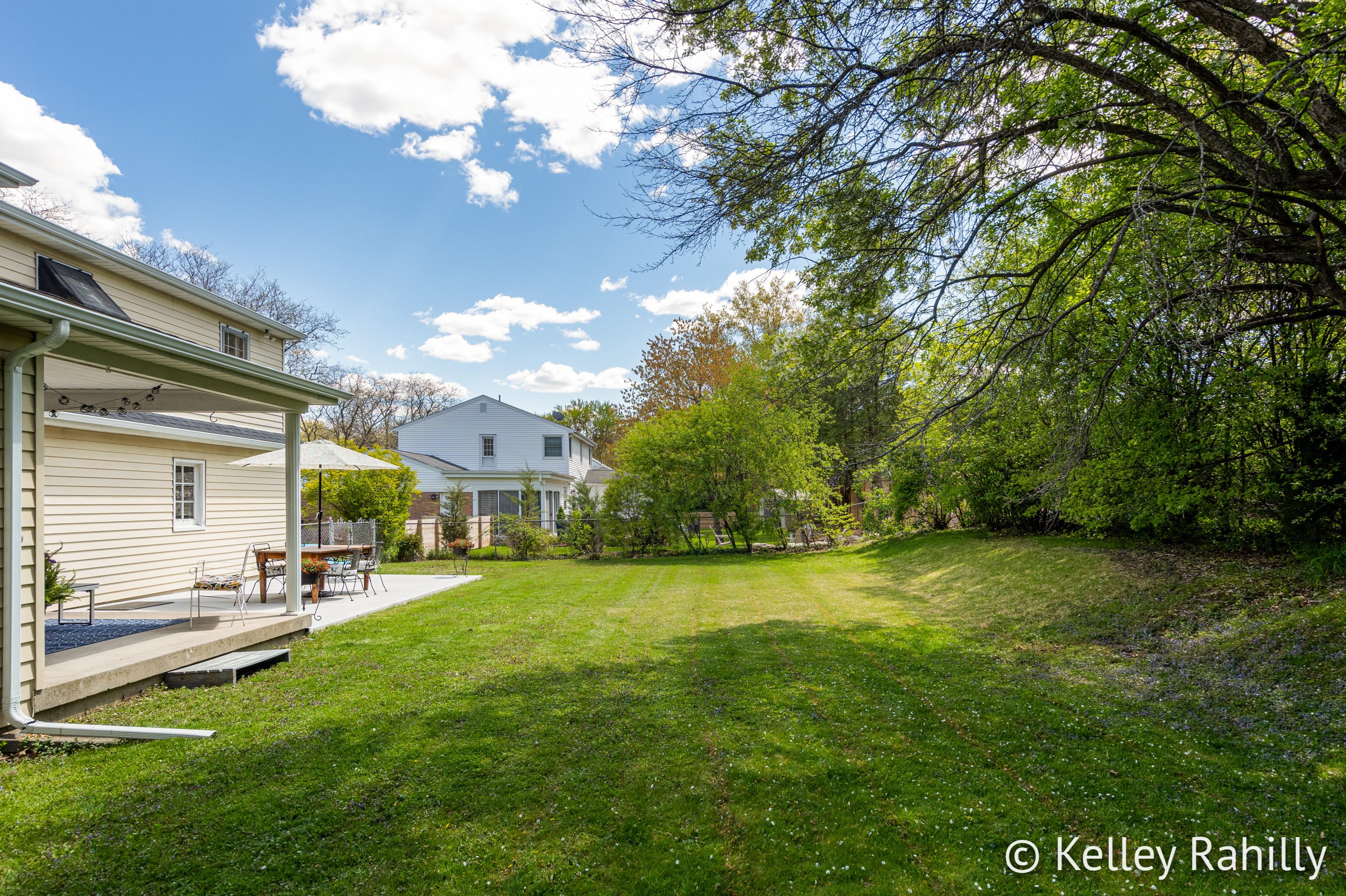 2149 Shiawassee Dr, Grand Rapids MI  49506-5338 exterior