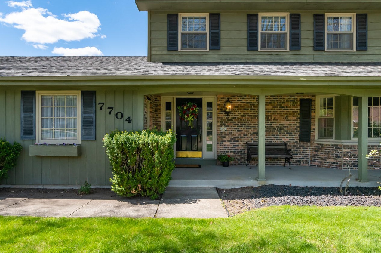 7704 Sandyridge St, Kalamazoo, MI 49024-5030