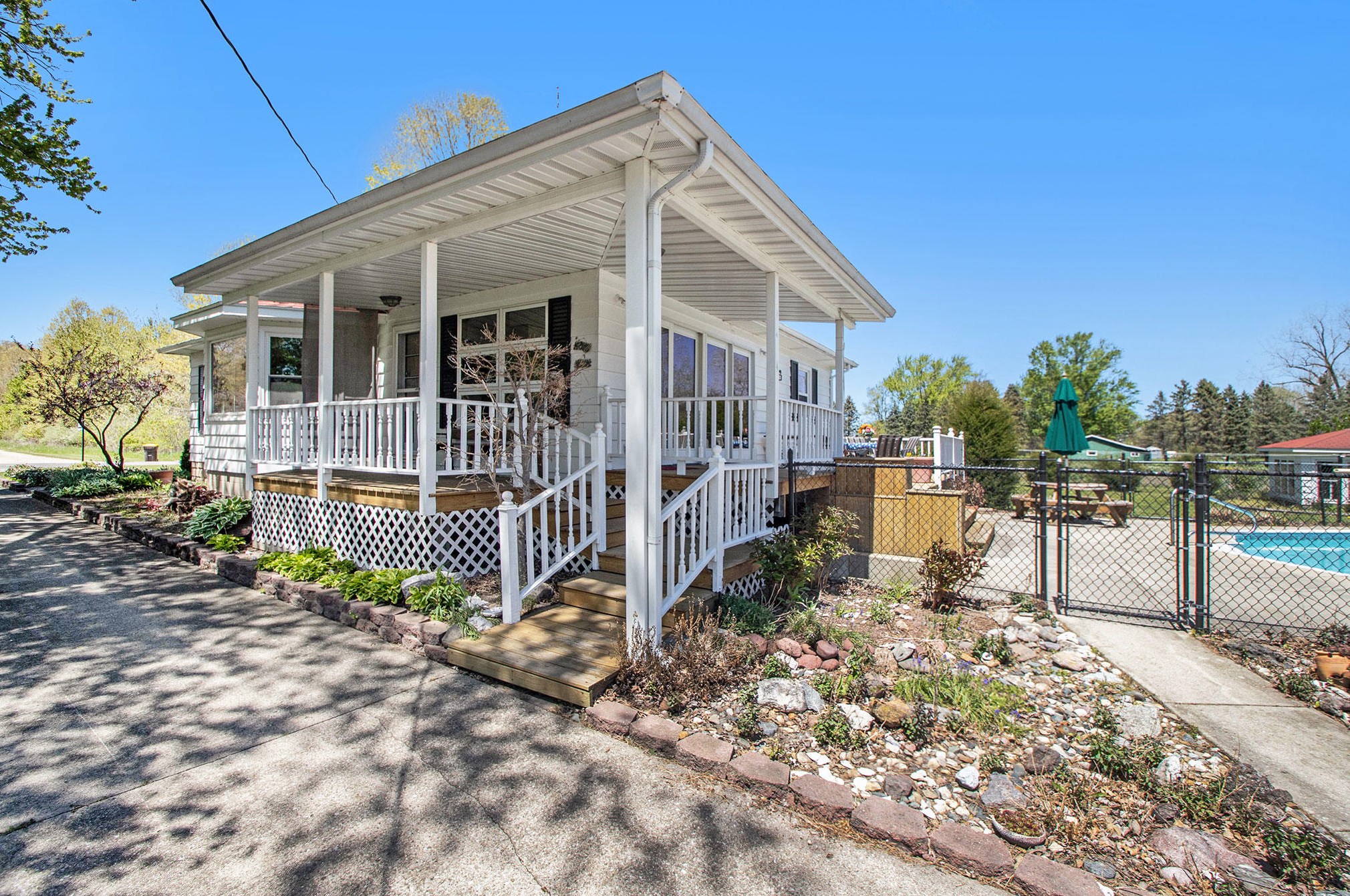 11745 Holden Rd, Baroda, MI 49101