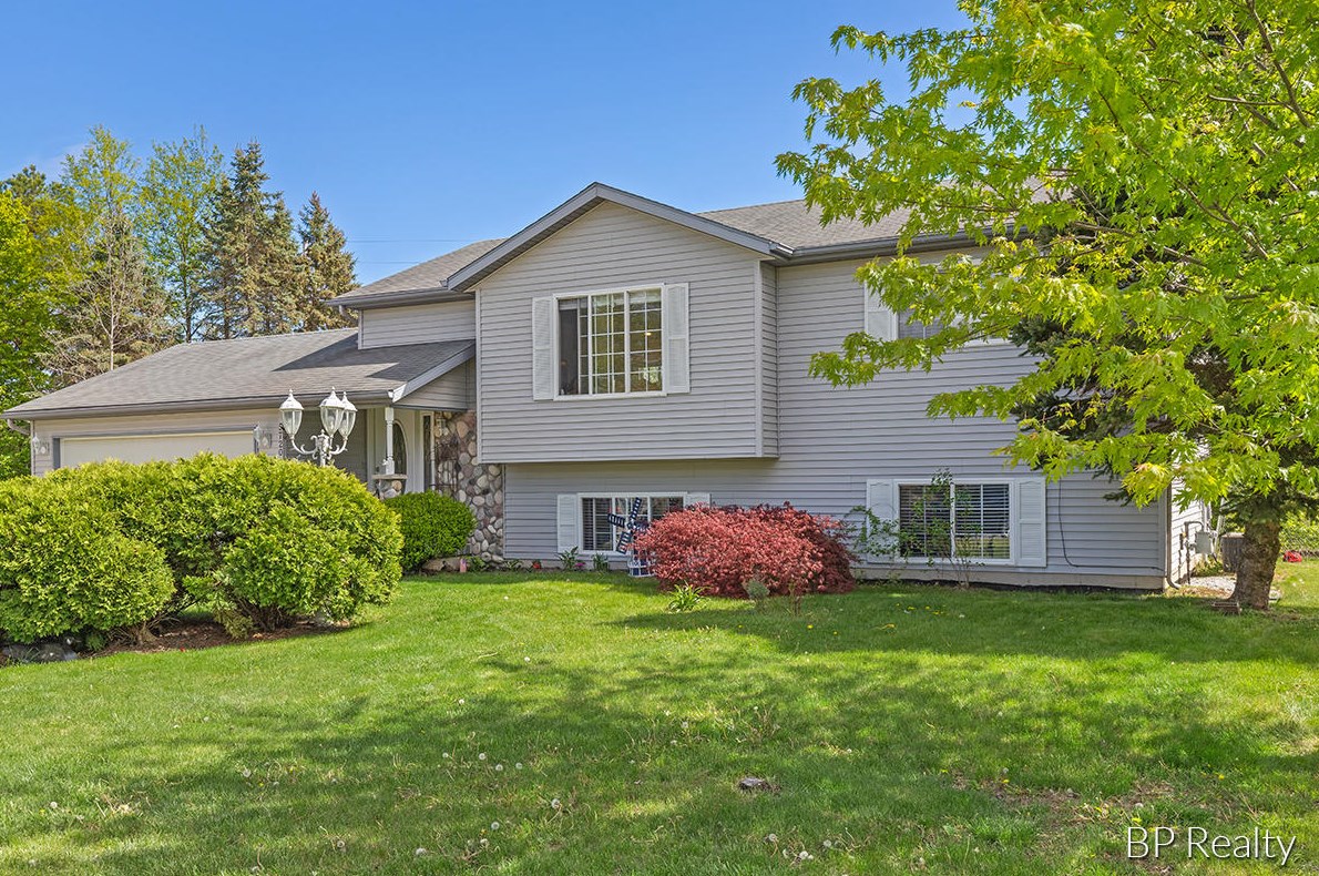 5720 Victoria St, Allendale, MI 49401-8830