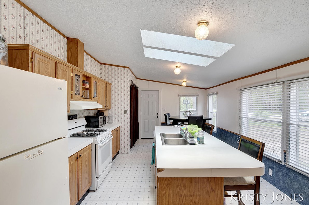 1705 Archwood Dr, Wayland MI  49348-9047 exterior