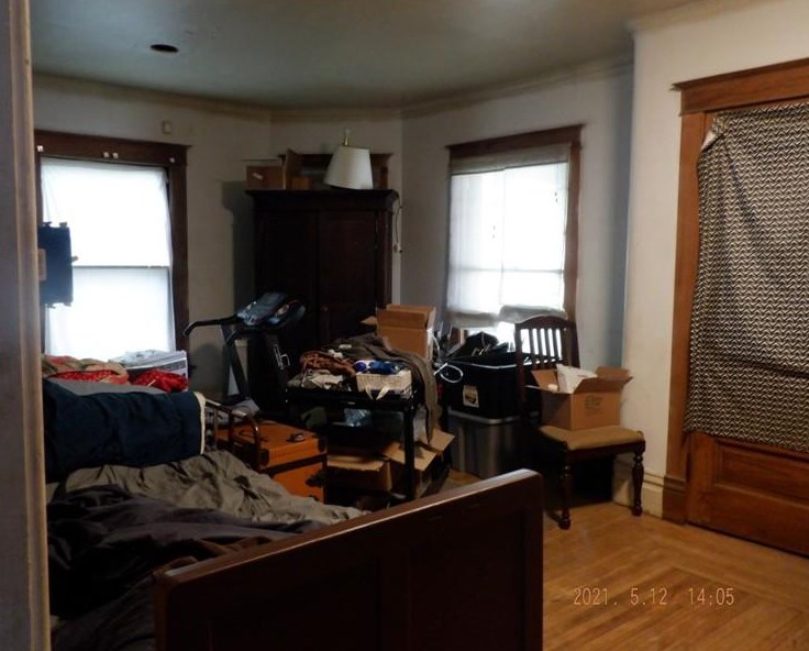 924 Stockbridge Ave, Kalamazoo MI 49001-3810 exterior