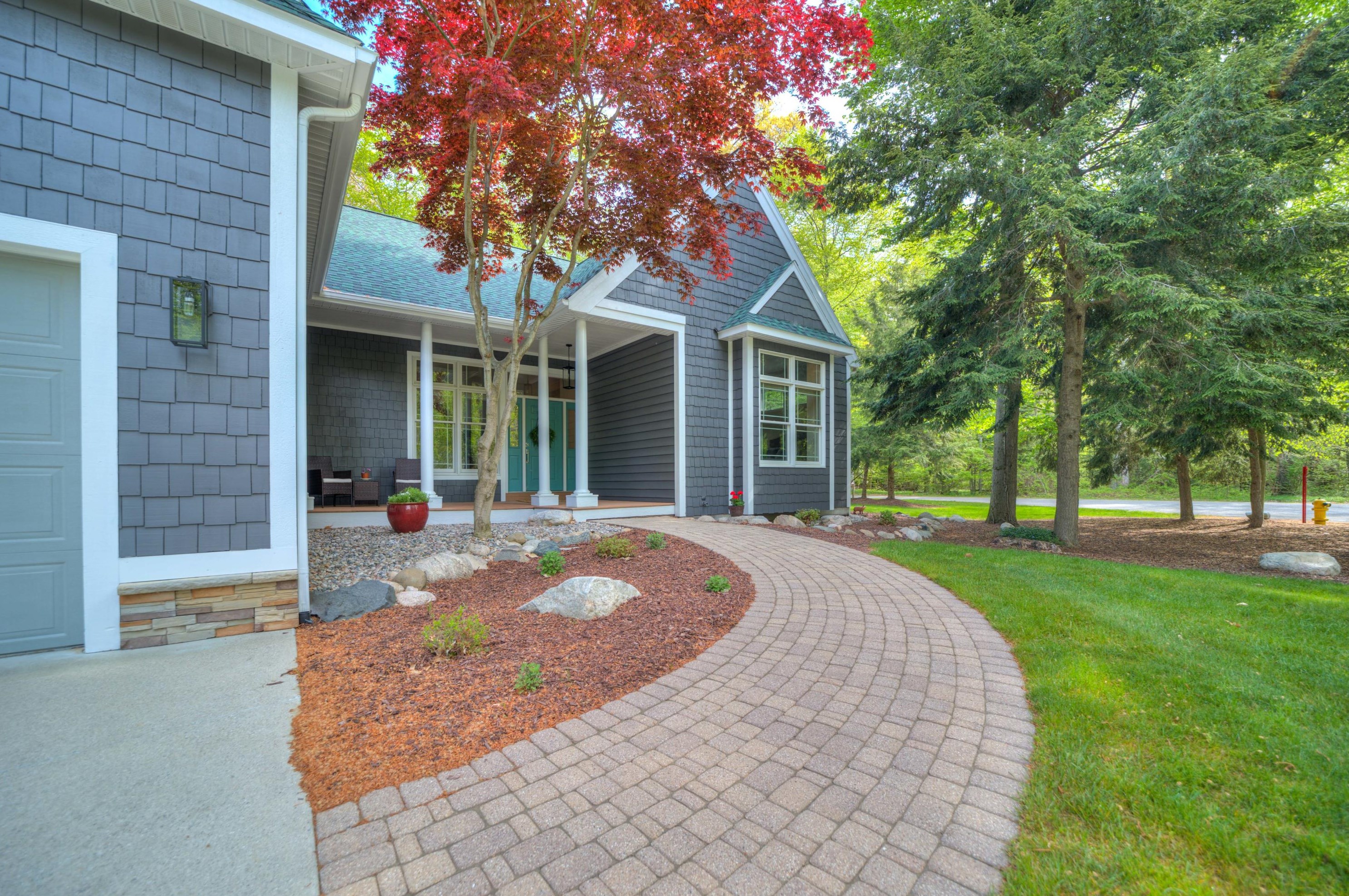 7380 Pine Bluff Dr, Spring Lake, MI 49456