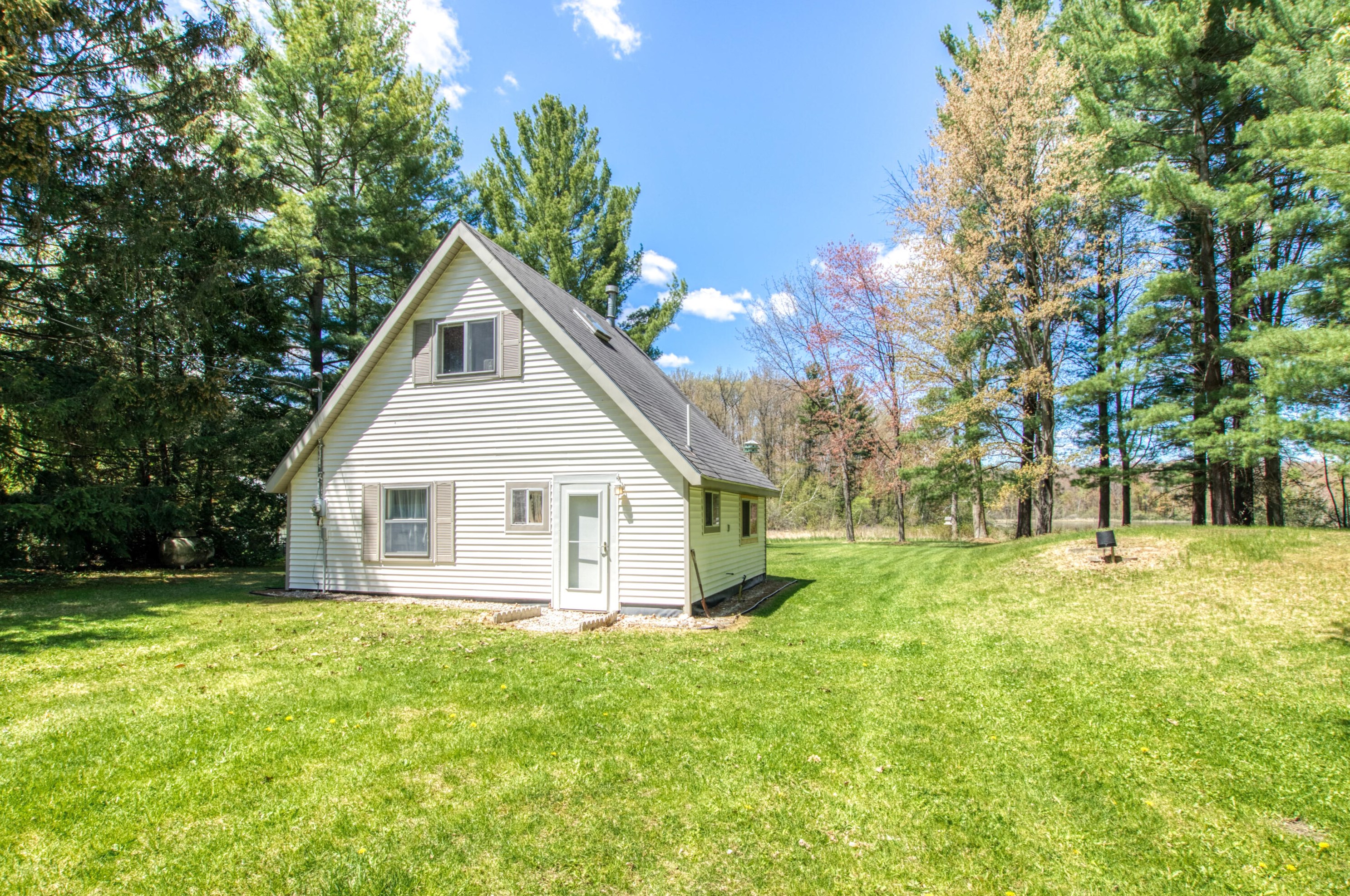 453 Ottawa Trail, Stanton, MI 48888