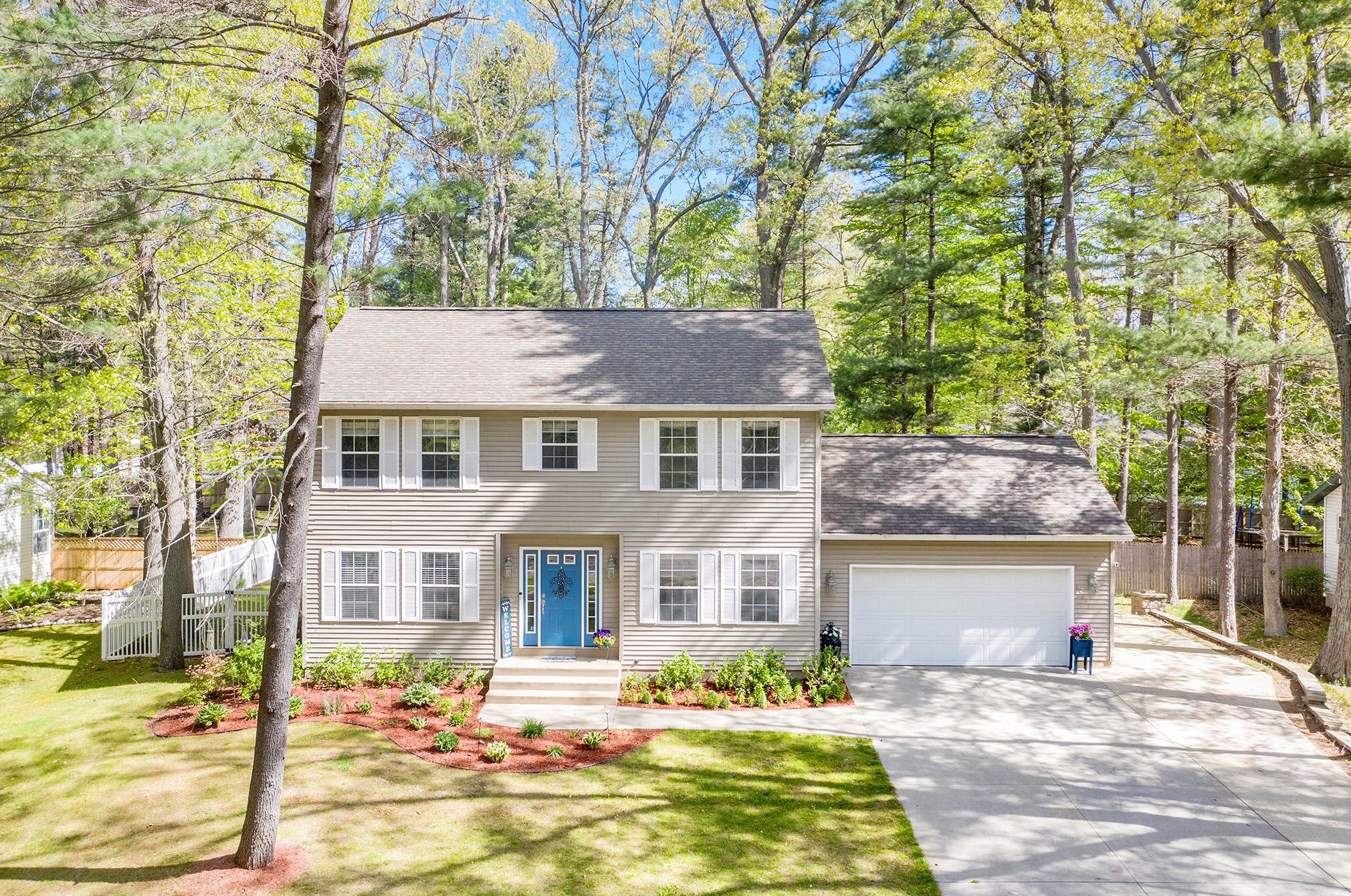 15217 Leonard Rd, Spring Lake, MI 49456