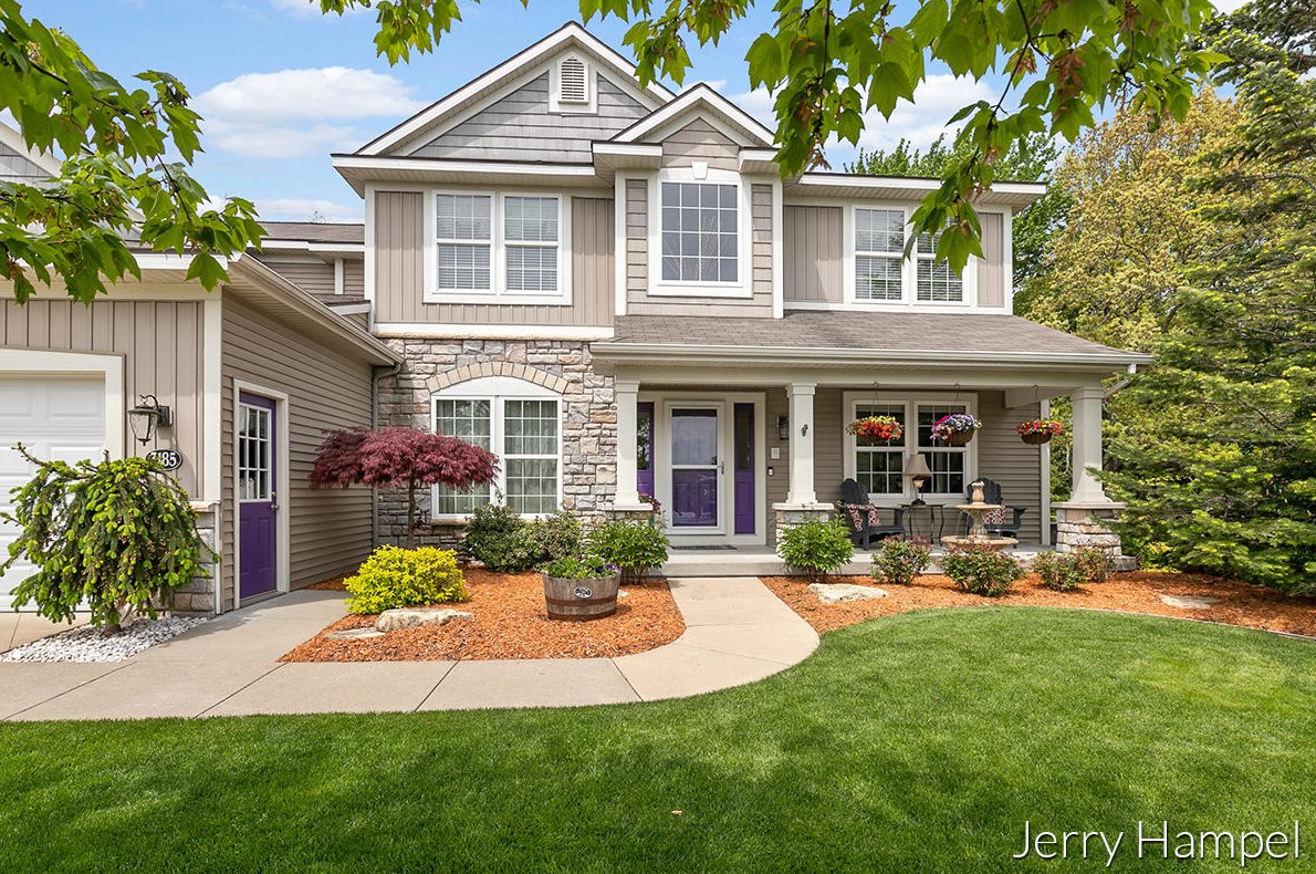 3185 Lowingwood Ct, Jenison, MI 49428-8677