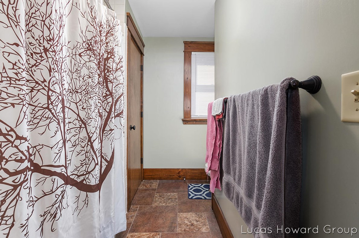 855 3 St, Grand Rapids MI 49504-5128 exterior