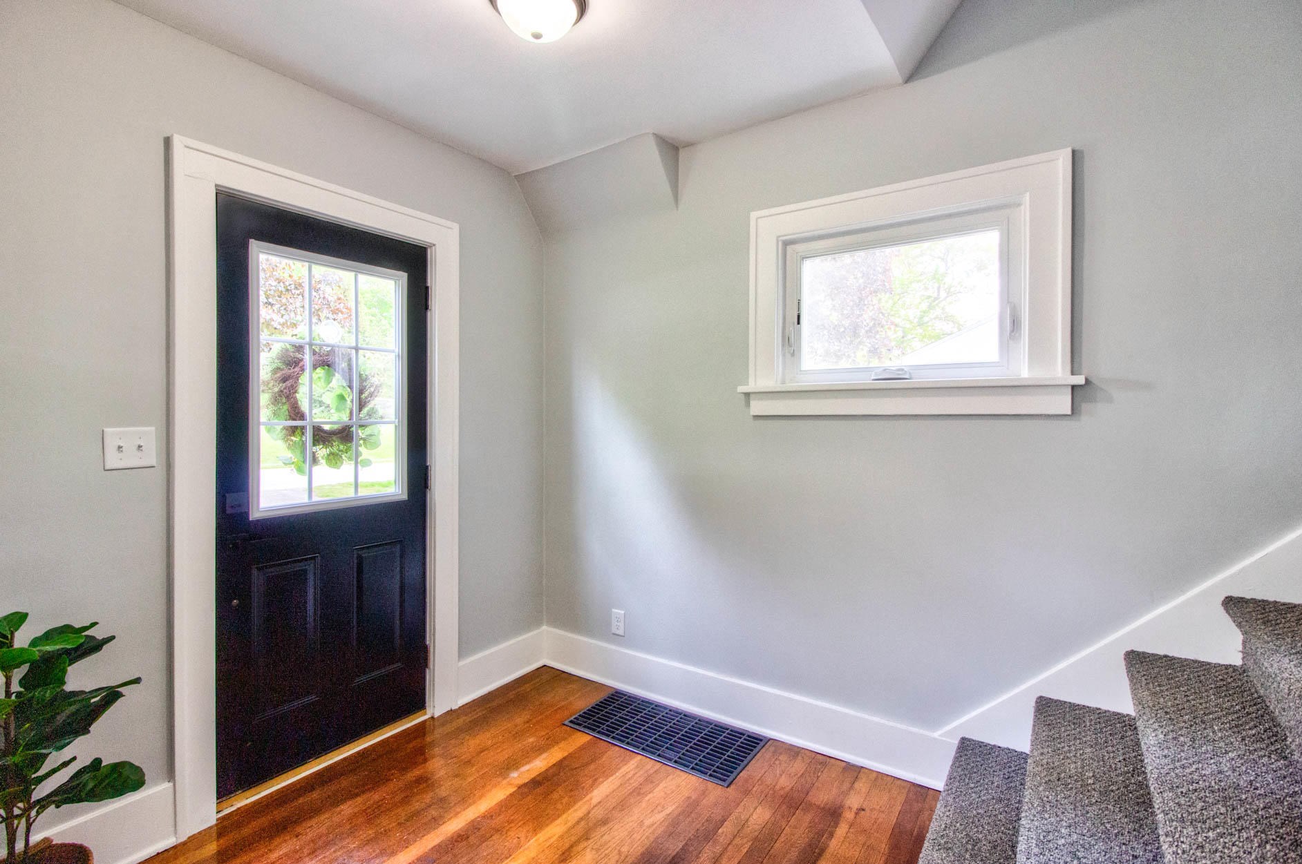 433 Fairfield Ave, Grand Rapids MI  49504-4623 exterior