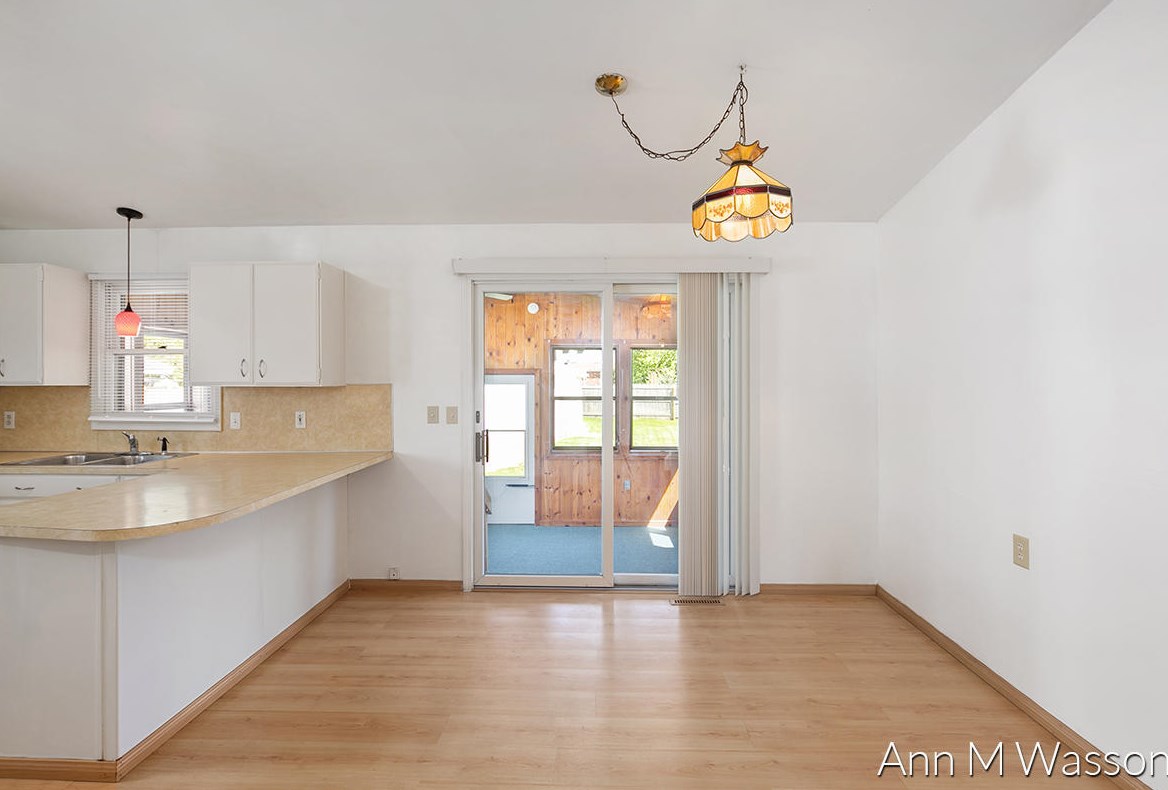 923 Kelsey St, Grand Rapids MI  49505-3711 exterior