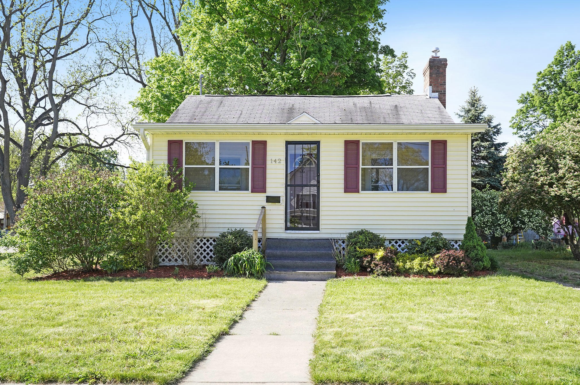 142 Sycamore St, Wayland, MI 49348-1334