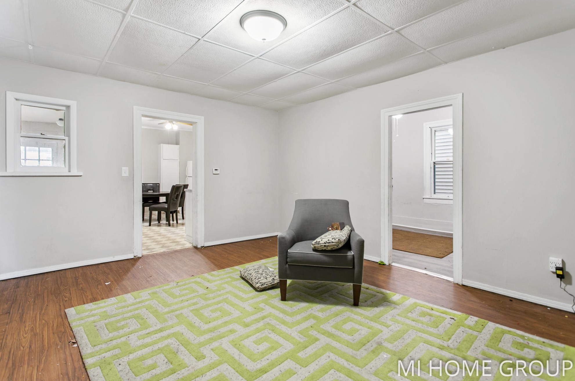 820 1 St, Grand Rapids MI 49504-5575 exterior