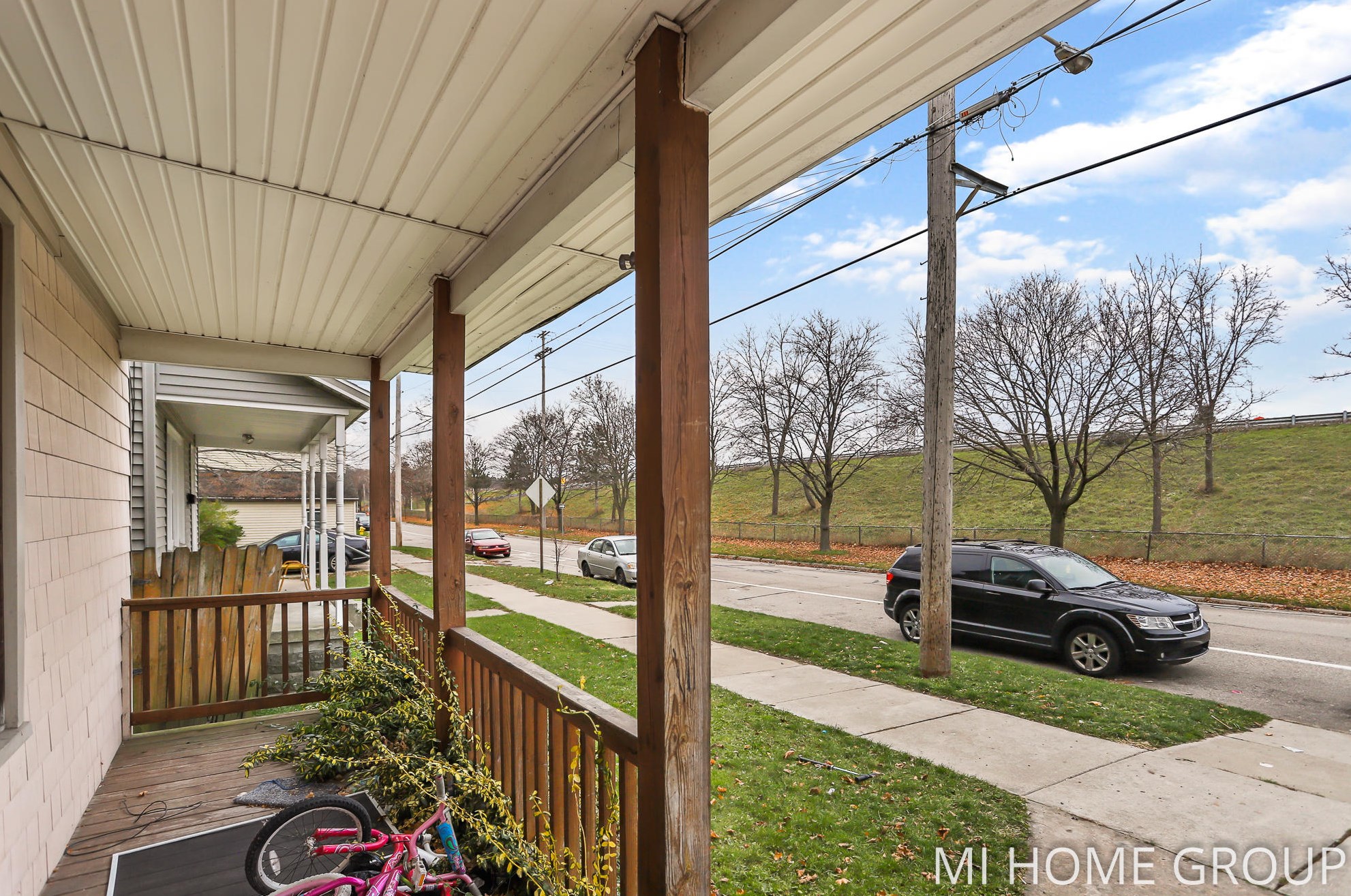 820 1st St, Grand Rapids MI  49504-5531 exterior