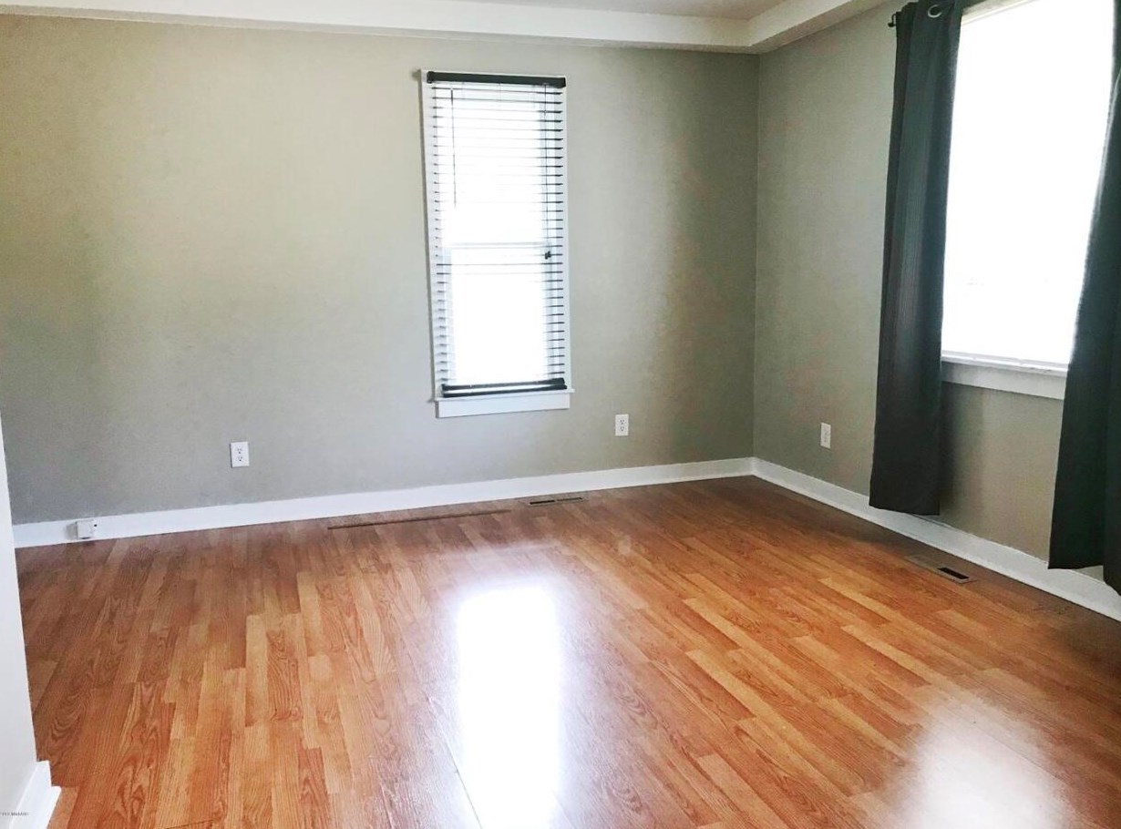 189 Banks St, Coloma, MI 49038-9788