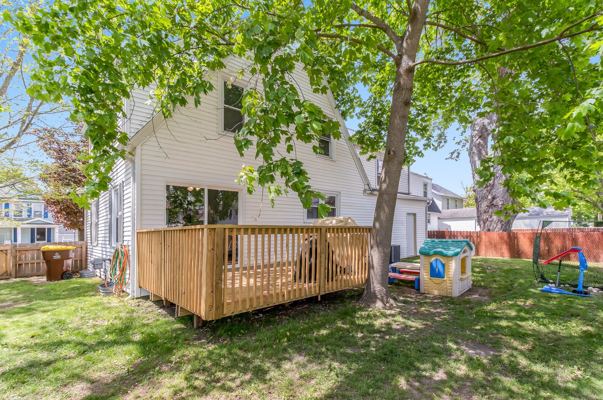 219 Exchange St, Marshall, MI 49068-1633