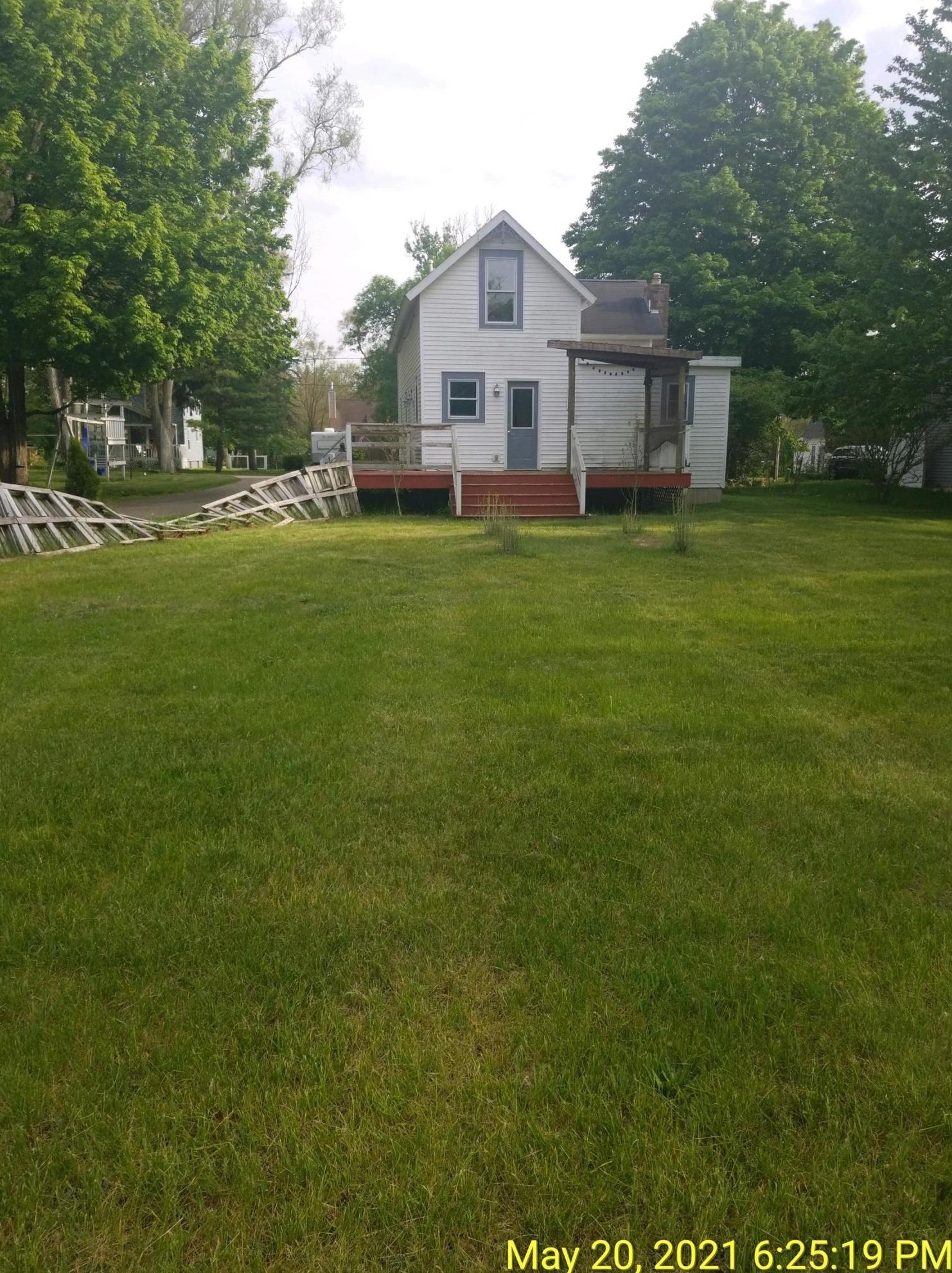 536 Elm St, Wayland, MI 49348-1078