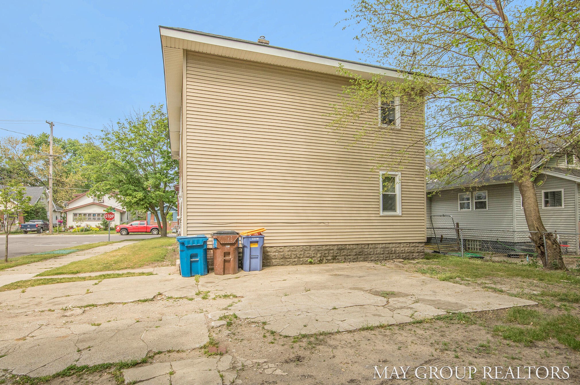 1632 Jefferson Ave, Grand Rapids MI 49507-2546 exterior