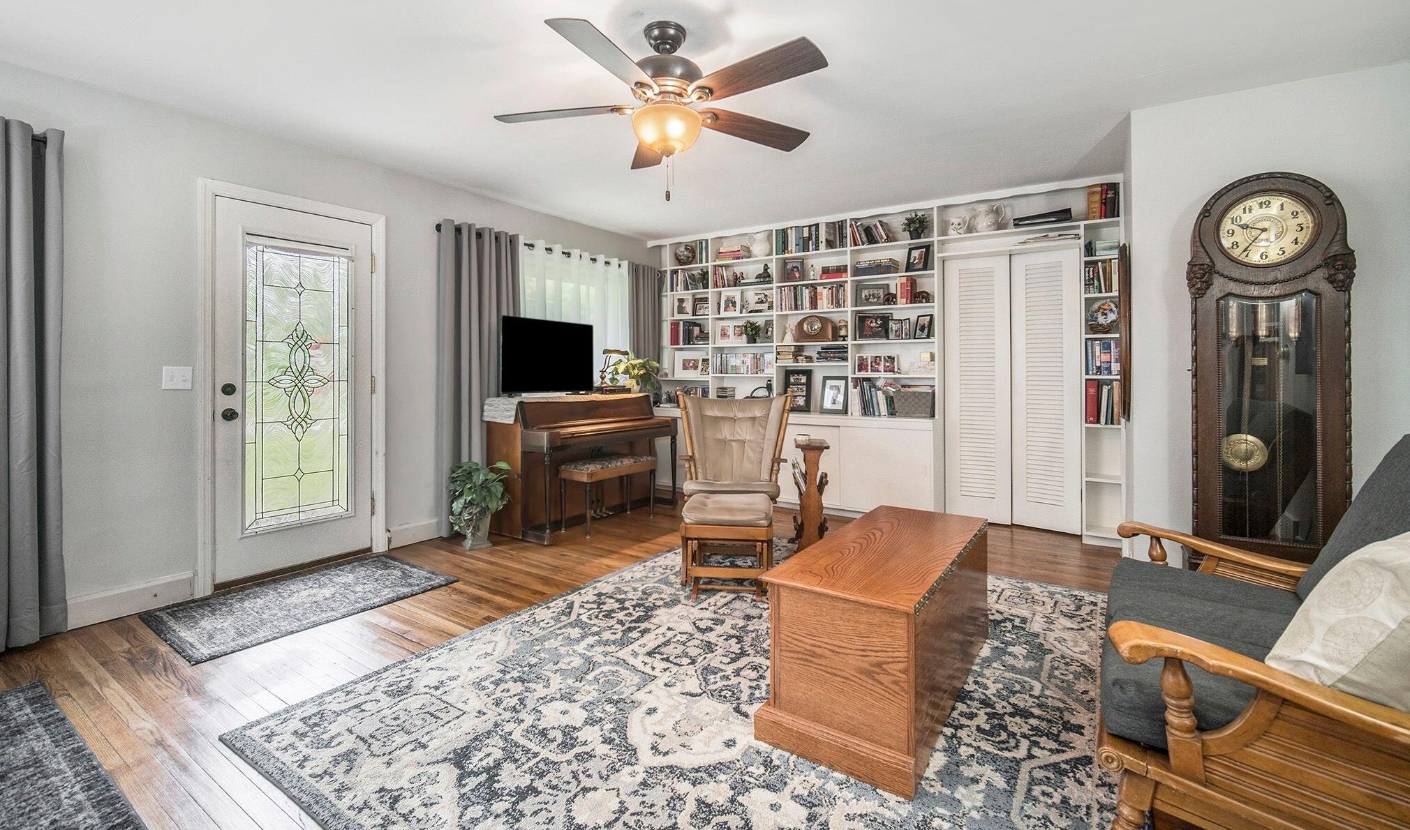 821 Jones St, Marshall, MI 49068-1930