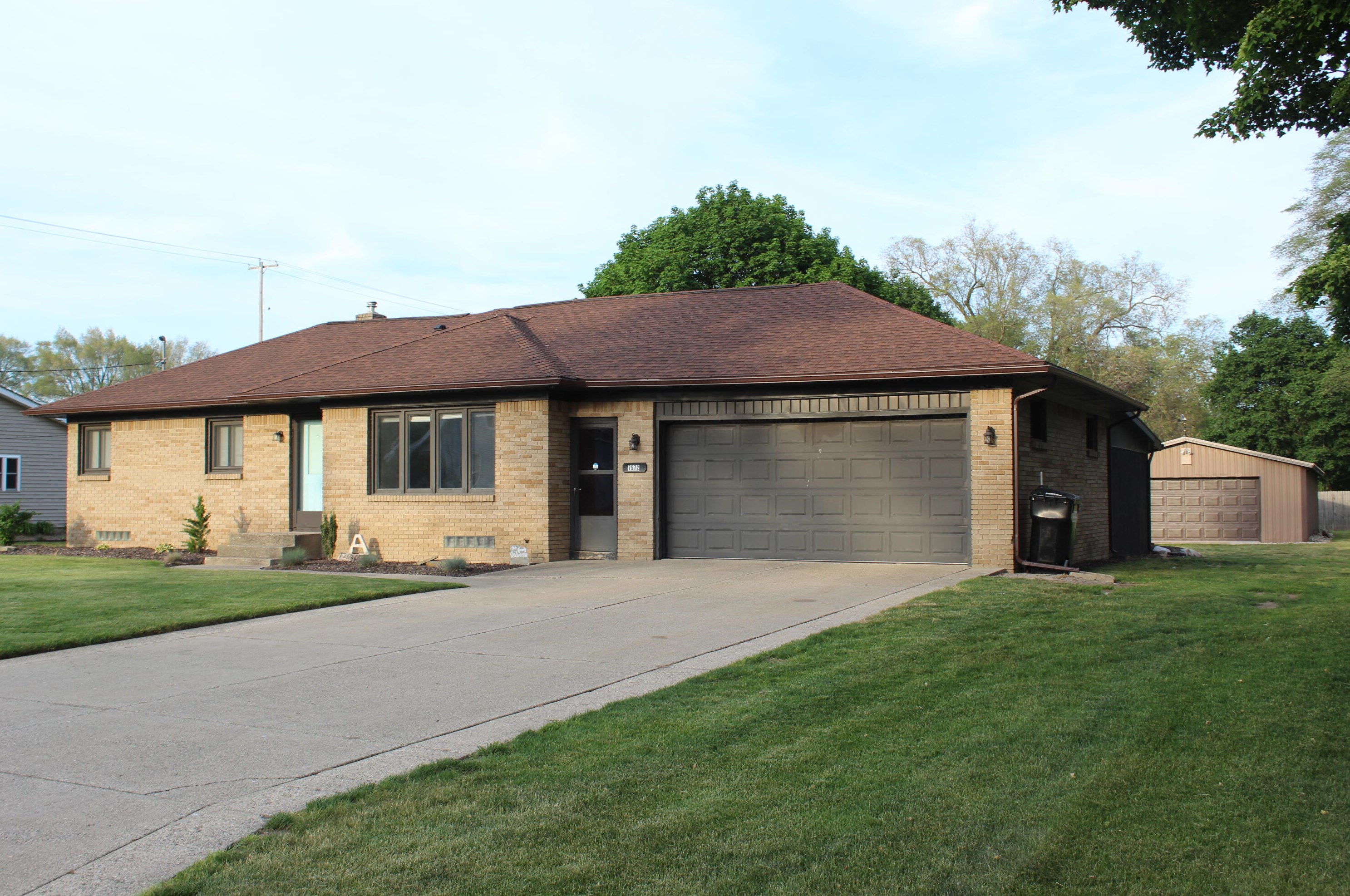 7572 Floral Ave, Jenison, MI 49428-9734