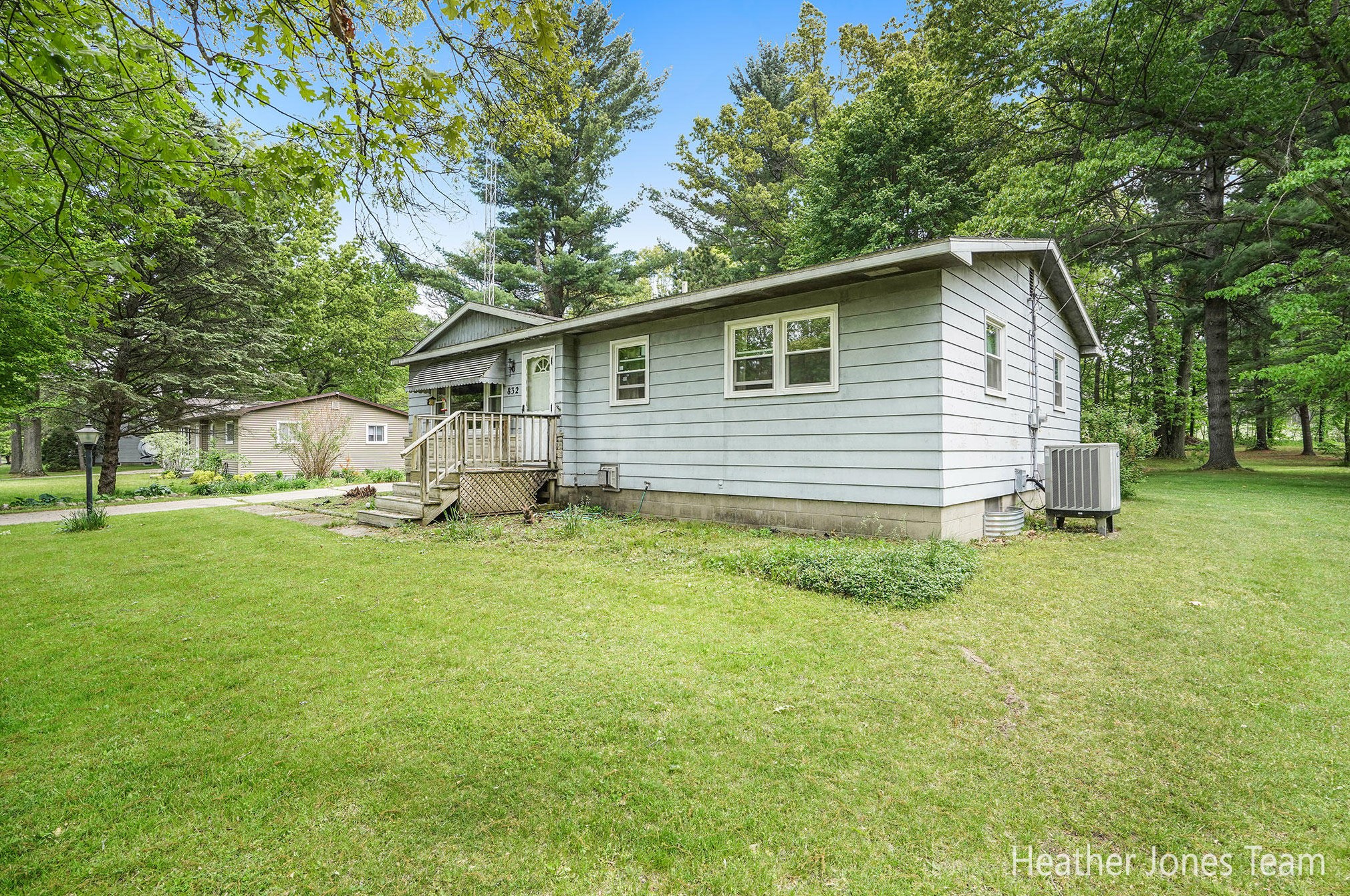 832 Carlson Dr, Stanton, MI 48888-9756