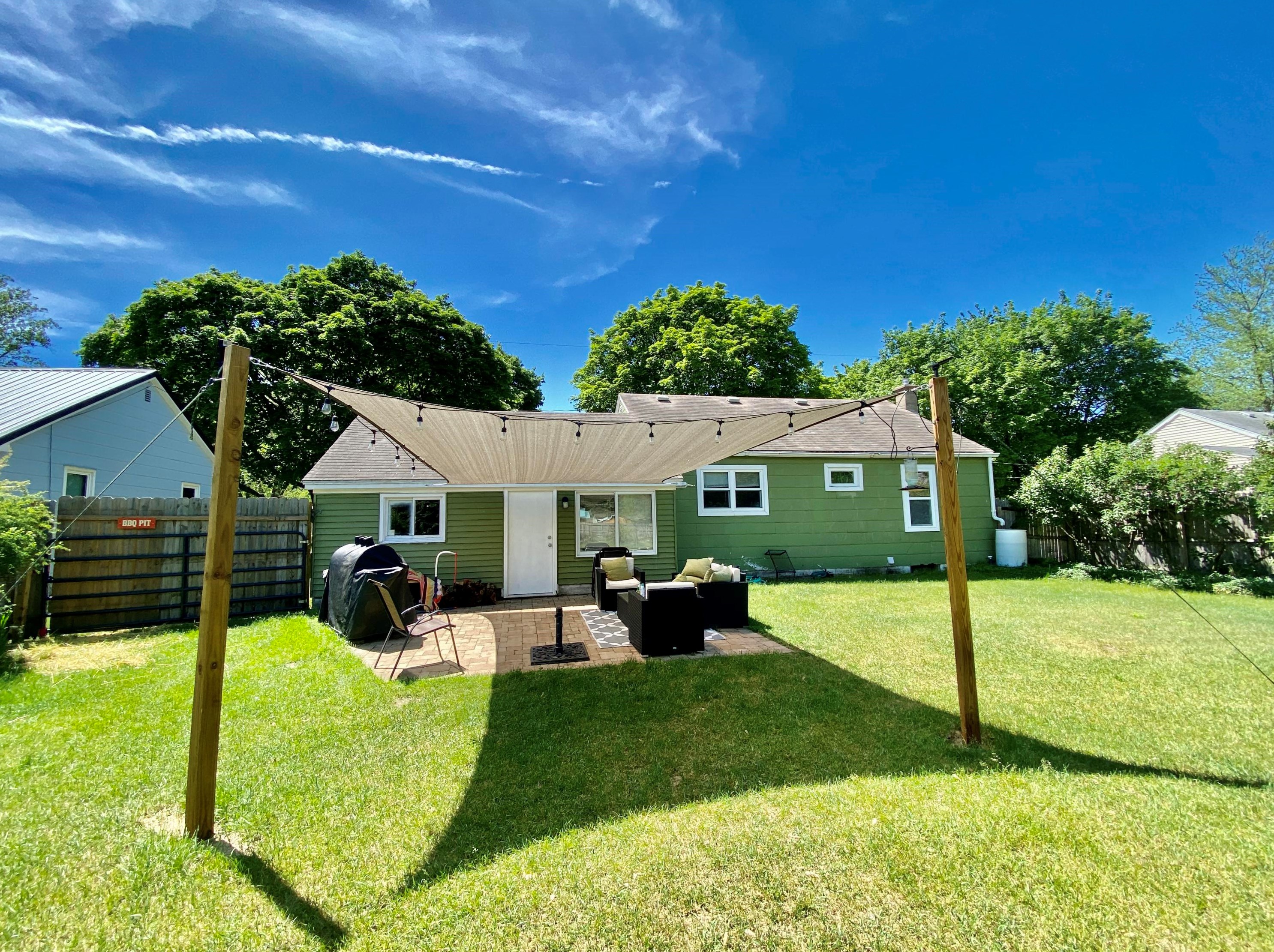 486 Park St, Wayland, MI 49348-1050