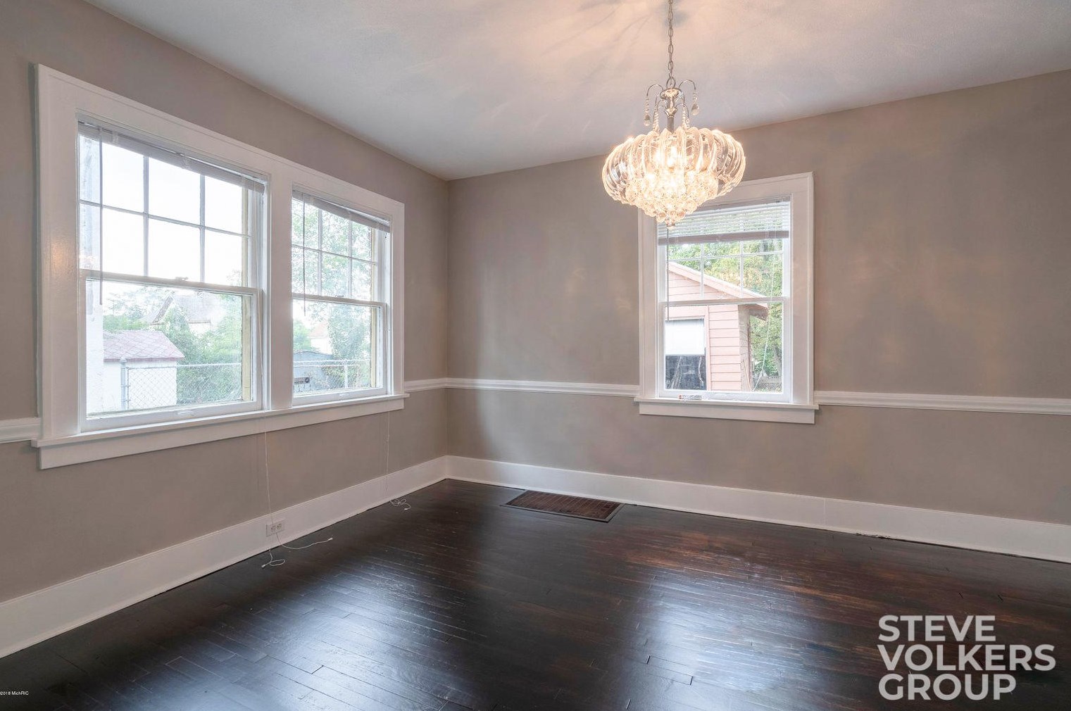 819 Bates St, Grand Rapids MI  49506-2615 exterior