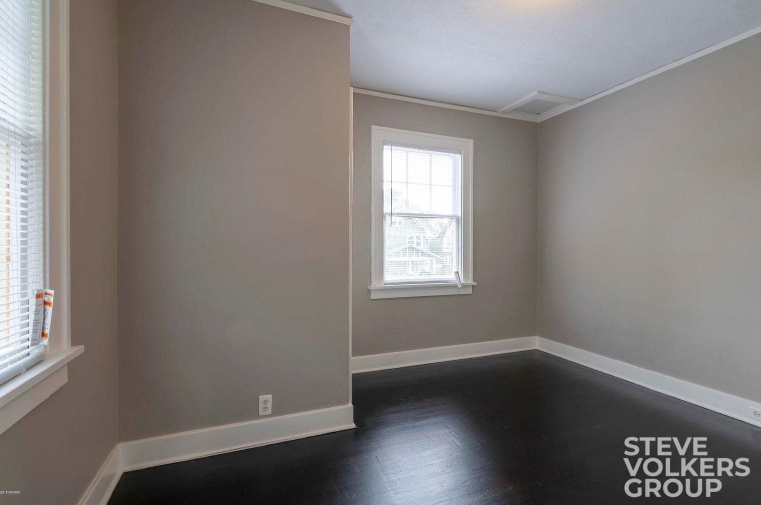 819 Bates St, Grand Rapids MI  49506-2615 exterior