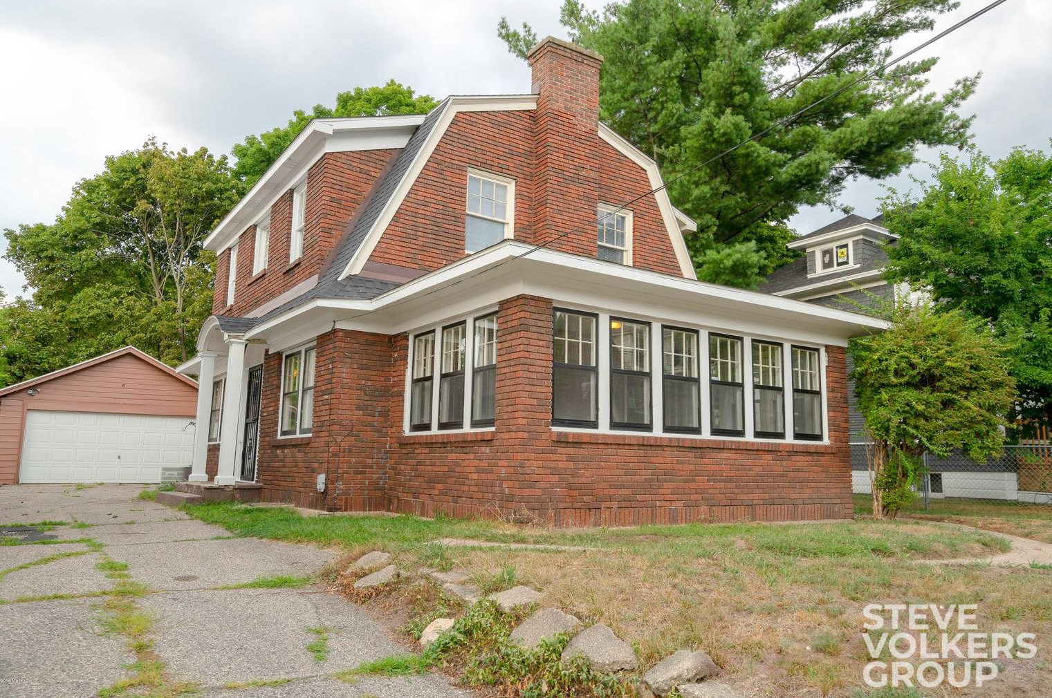 819 Bates St, Grand Rapids MI  49506-2615 exterior