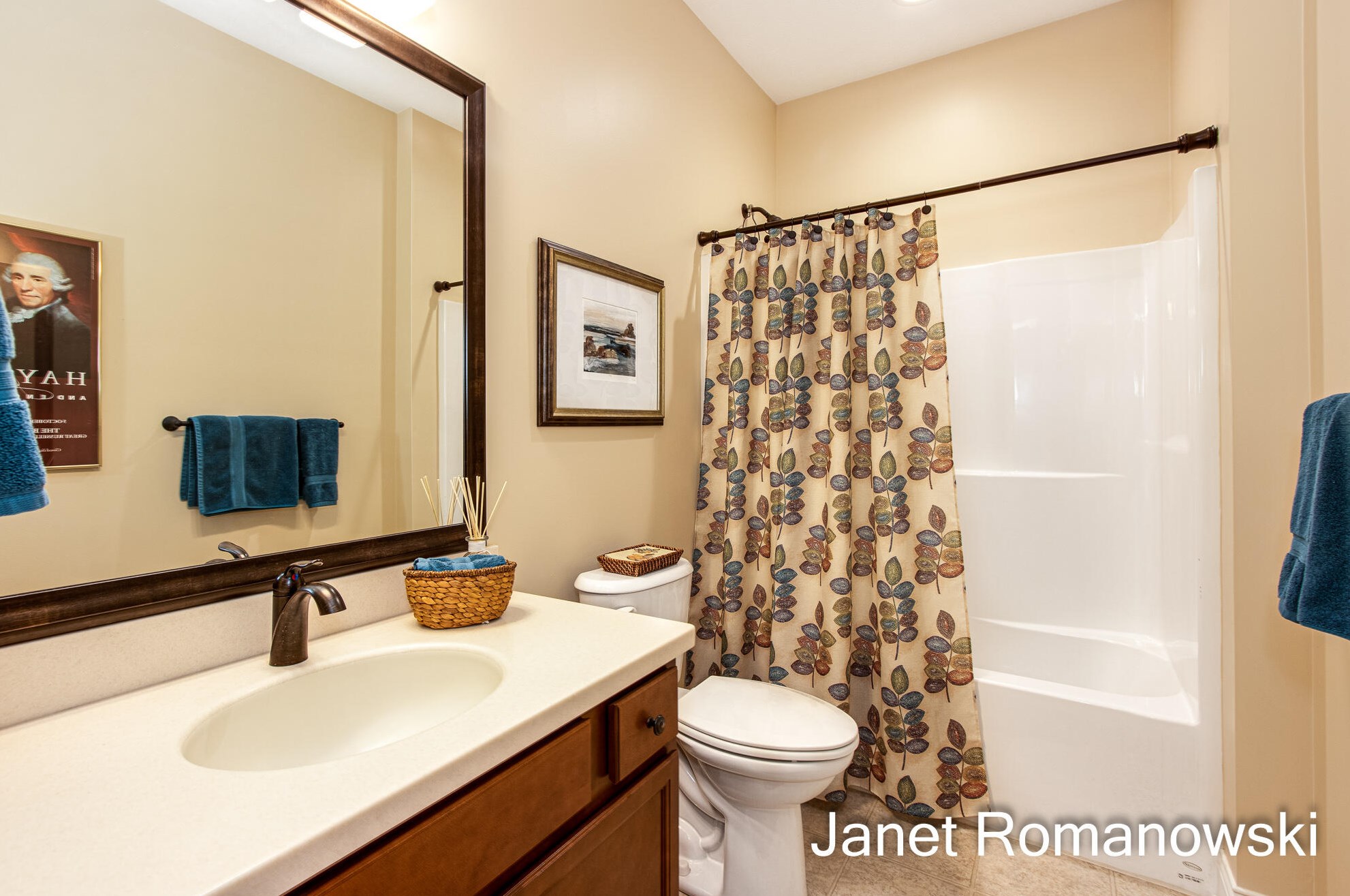 958 Bridge Crest Dr, Ada MI 49301-7828 exterior