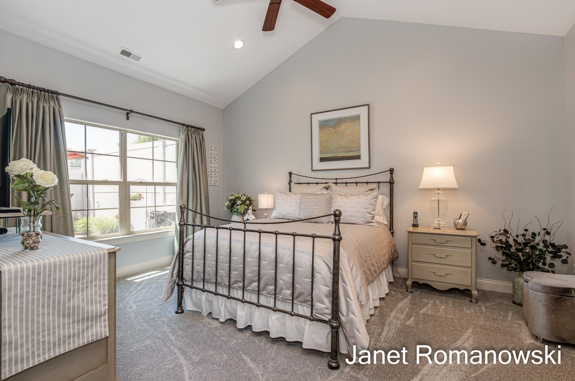 958 Bridge Crest Dr, Ada MI 49301-7828 exterior