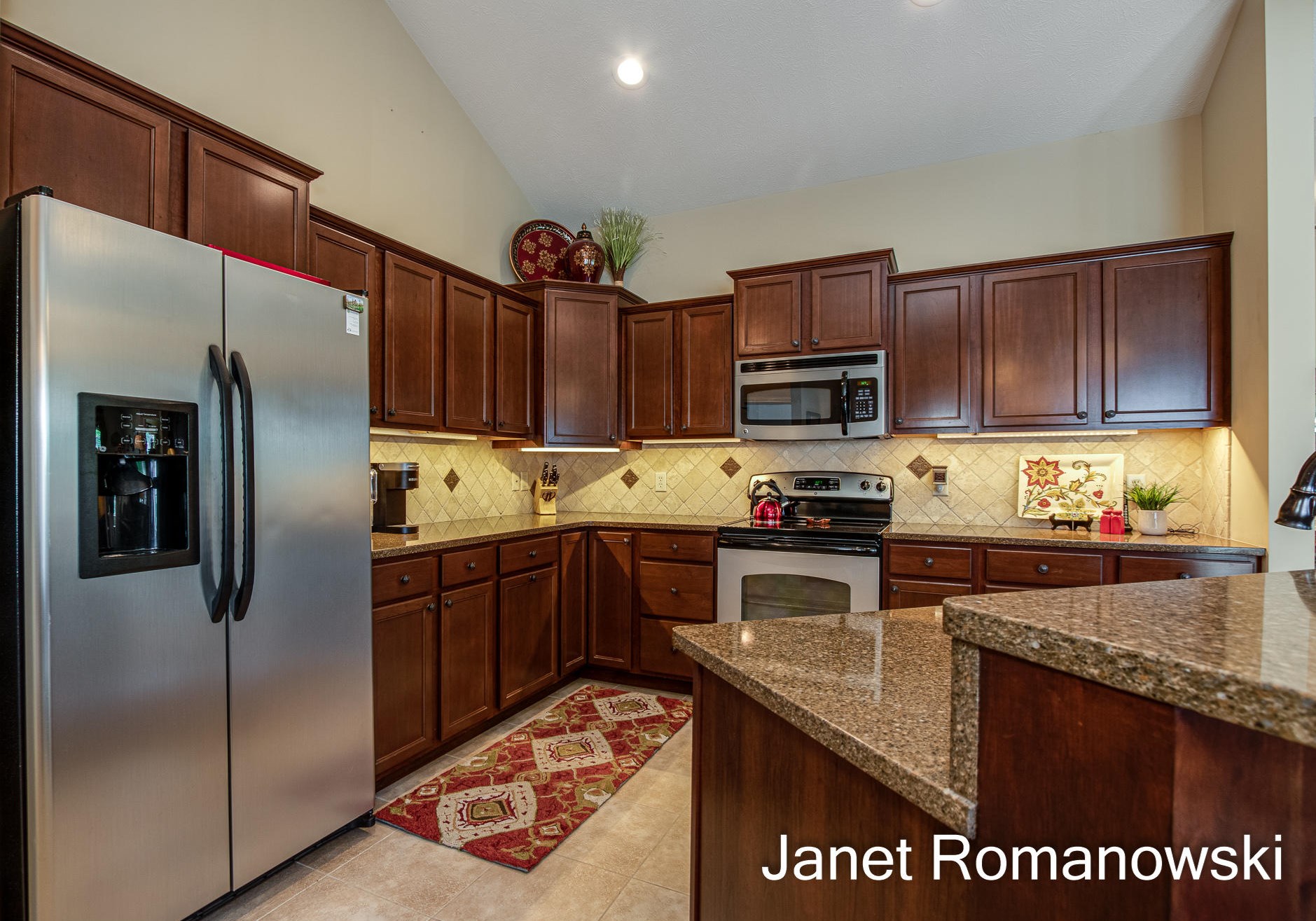 958 Bridge Crest Dr, Ada MI 49301-7828 exterior