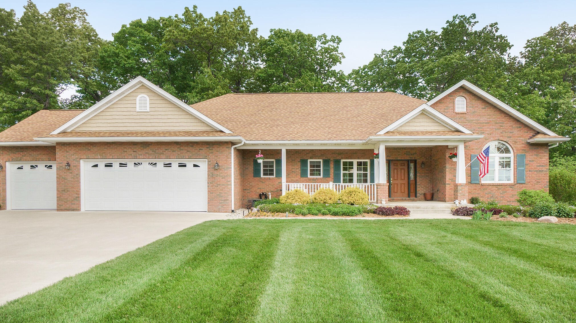 28282 Talon Dr, Mendon, MI 49072