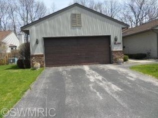 1178 Creekview Dr, Meskegon MI  49441-3200 exterior